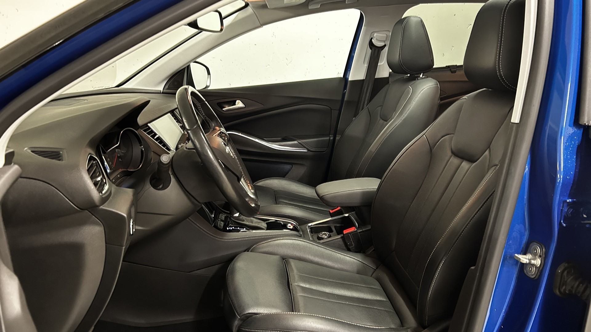 OPEL Grandland X 1.2 T Ultimate-image-8