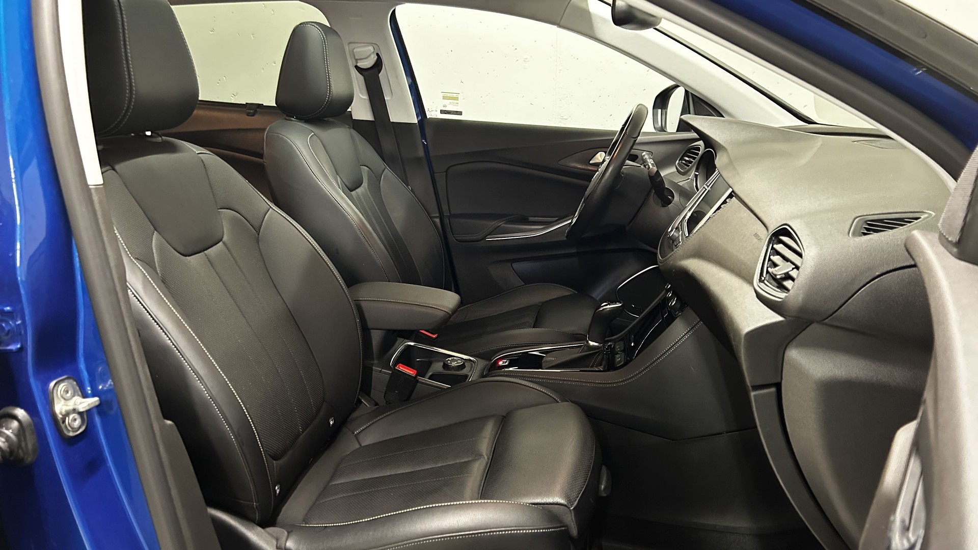 OPEL Grandland X 1.2 T Ultimate-image-9