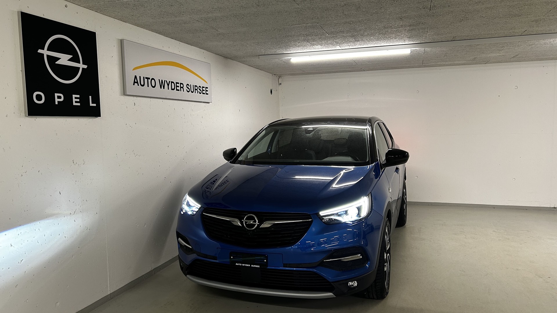 OPEL Grandland X 1.2 T Ultimate-image-0
