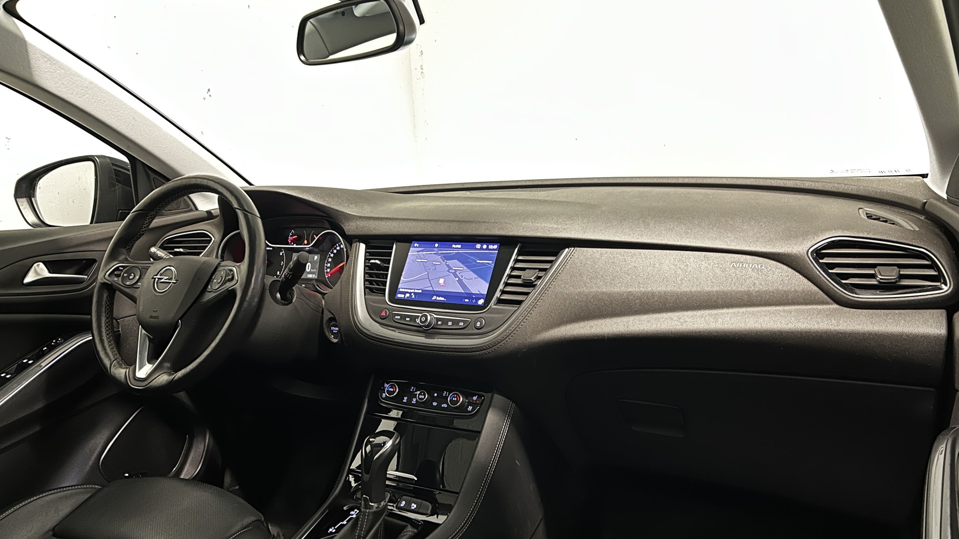 OPEL Grandland X 1.2 T Ultimate-image-11