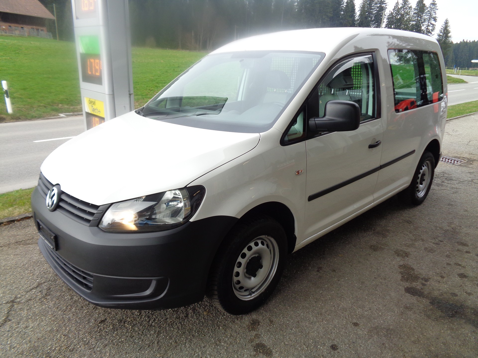VW Caddy 2.0 EcoFuel-image-1