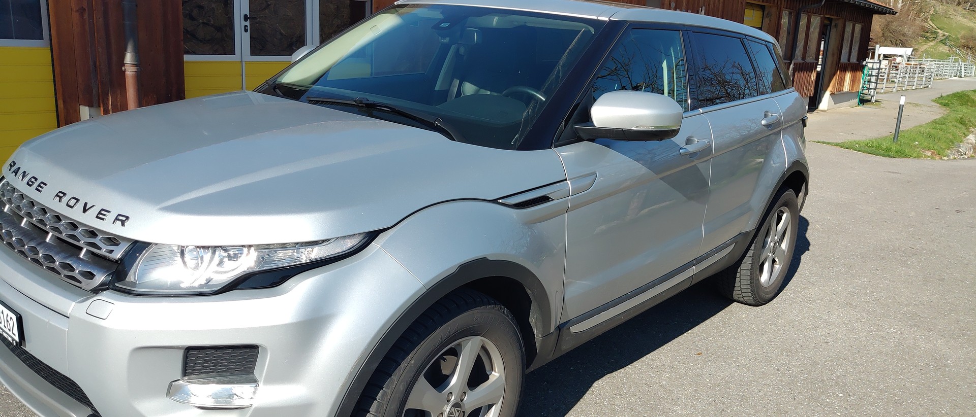 LAND ROVER Range Rover Evoque 2.2 SD4 Prestige AT6-image-0