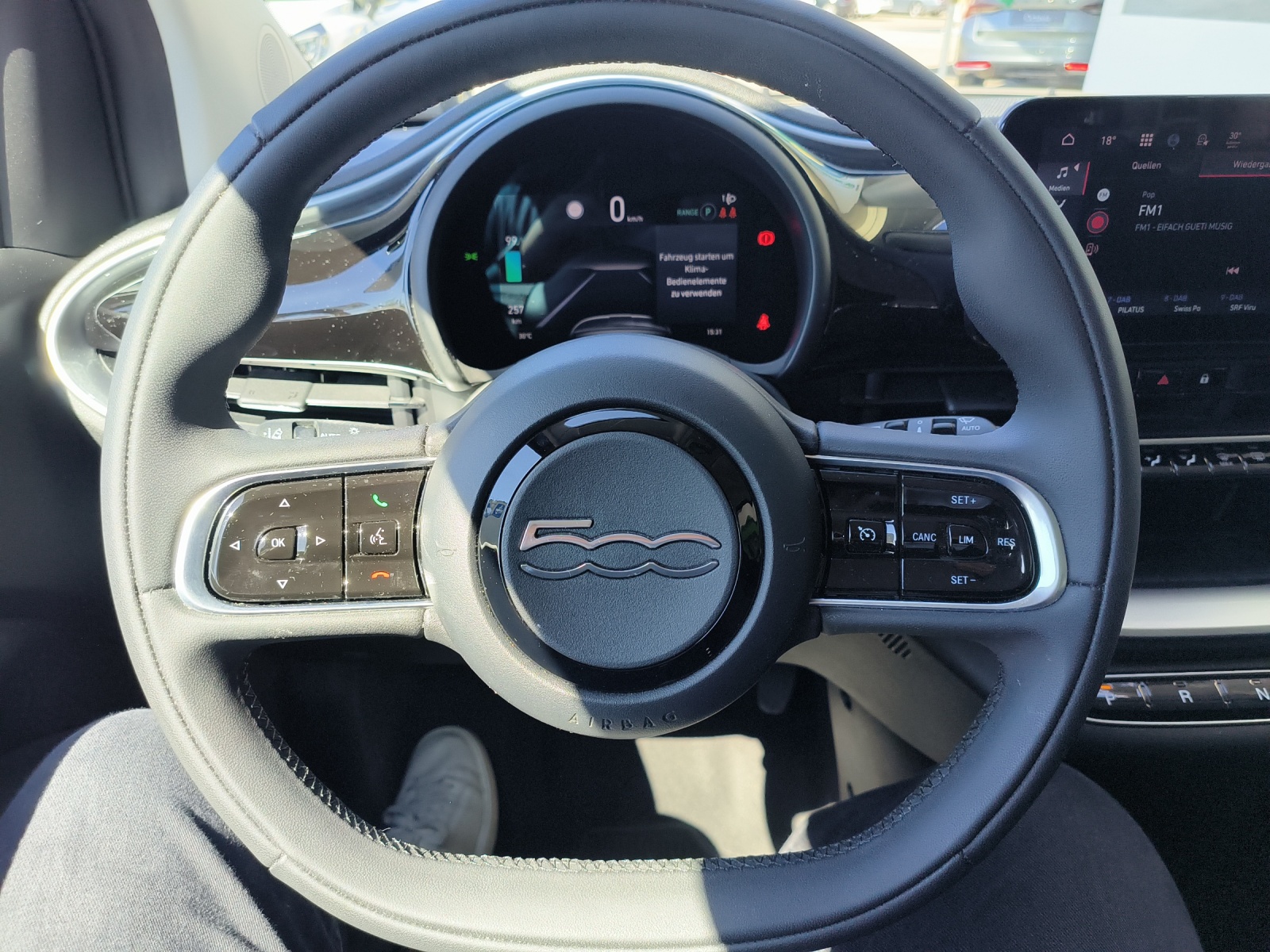 FIAT 500 electric 87 kW Icon-image-6