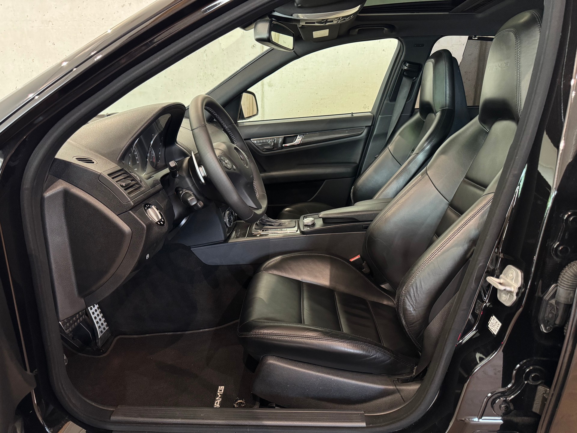 MERCEDES-BENZ C 63 AMG Avantgarde 7G-Tronic-image-19