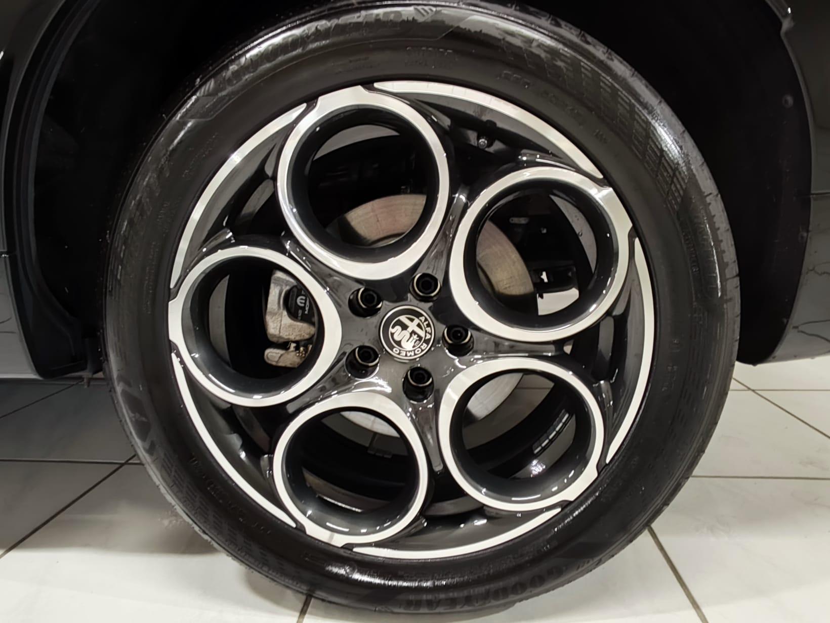 ALFA ROMEO Tonale 1.3 Plug-in Hybrid Sprint Q4-image-5