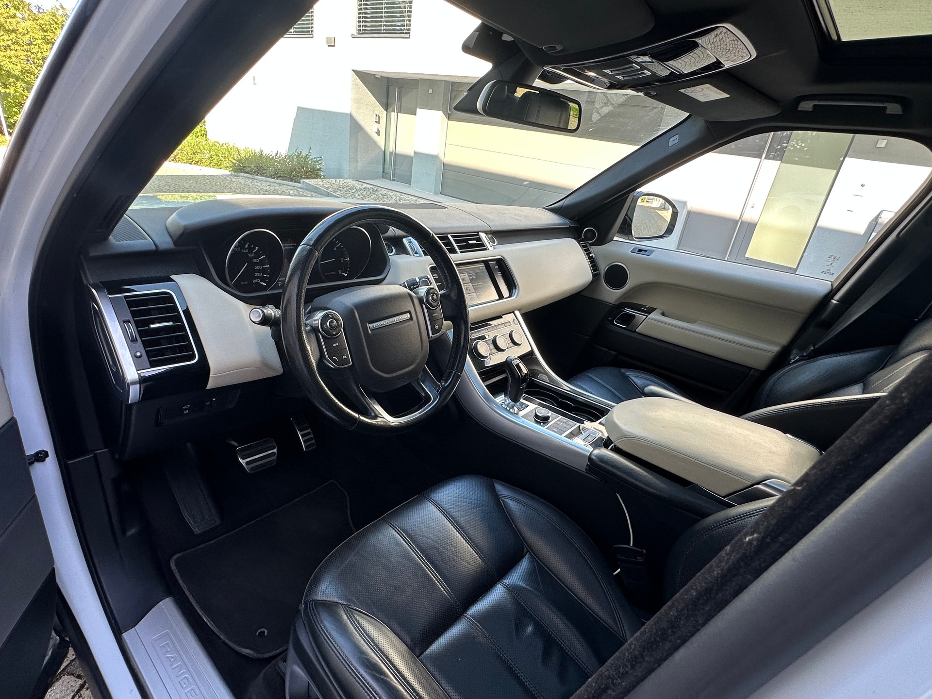 LAND ROVER Range Rover Sport 3.0 SDV6 HSE Dynamic Automatic-image-9