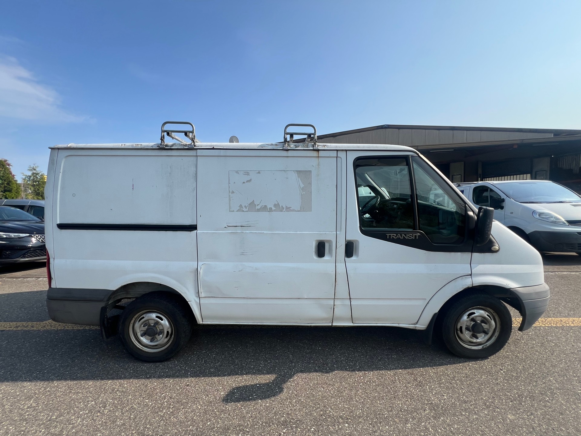 FORD Transit Van 260S Level 2-image-3