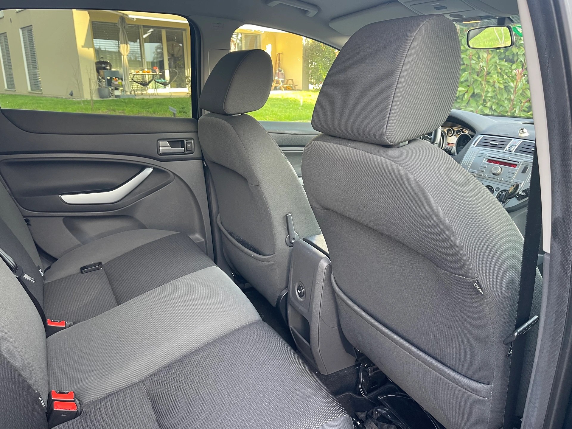 FORD Kuga 2.0 TDCi Individual 4WD PowerShift-image-7