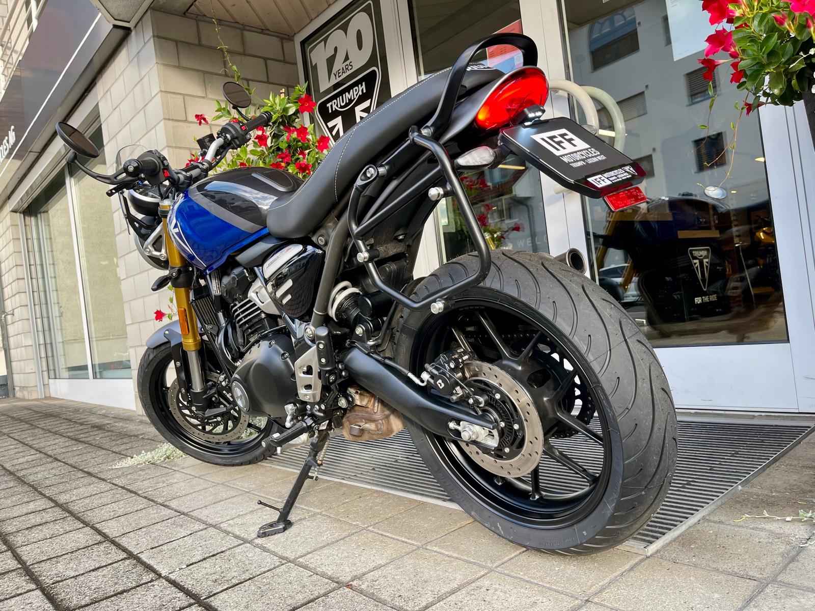 TRIUMPH Speed 400-showroom-element-3