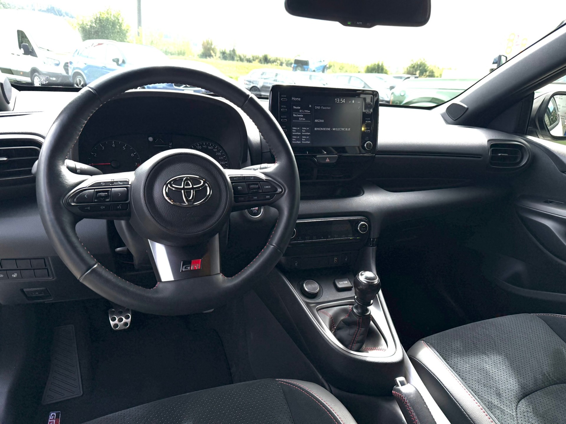 TOYOTA Yaris 1.6 GR Sport-image-7