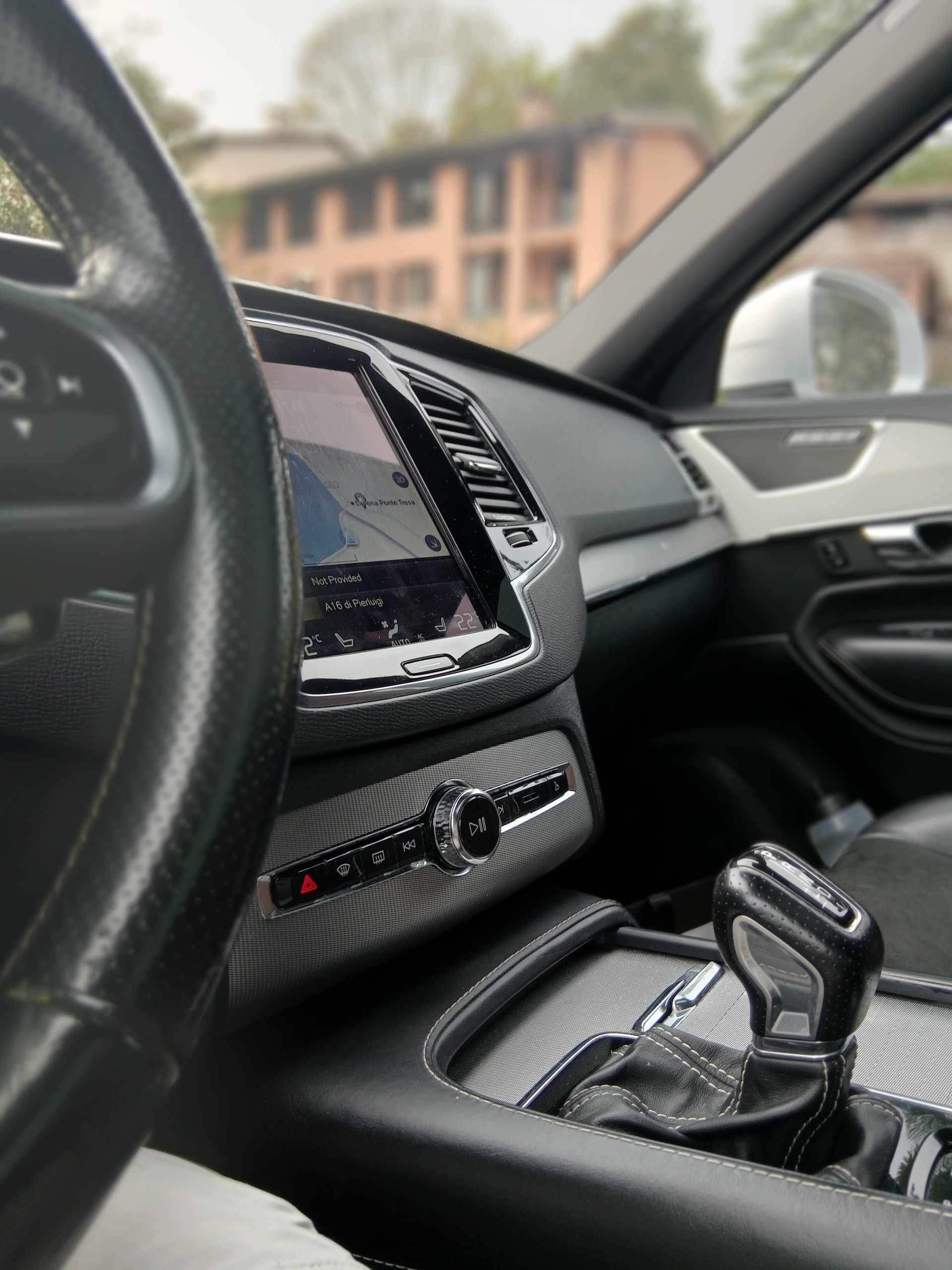 VOLVO XC90 D5 AWD R-Design Geartronic-image-1