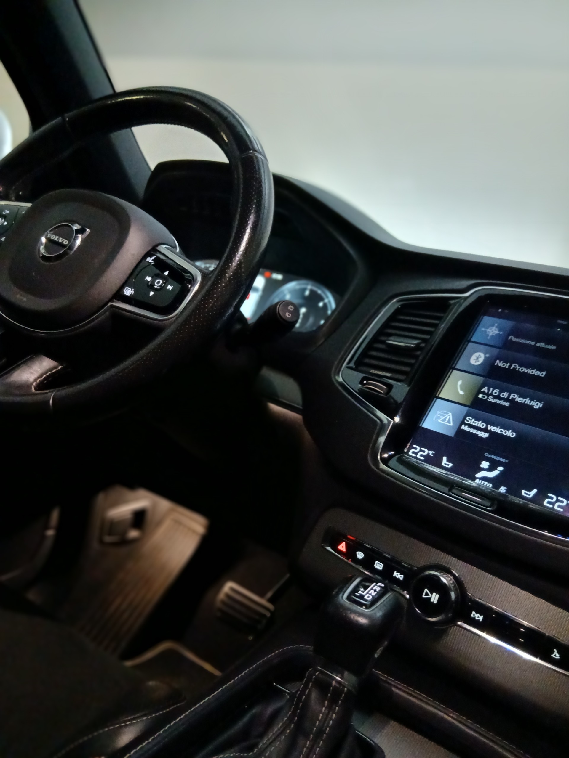 VOLVO XC90 D5 AWD R-Design Geartronic-image-9