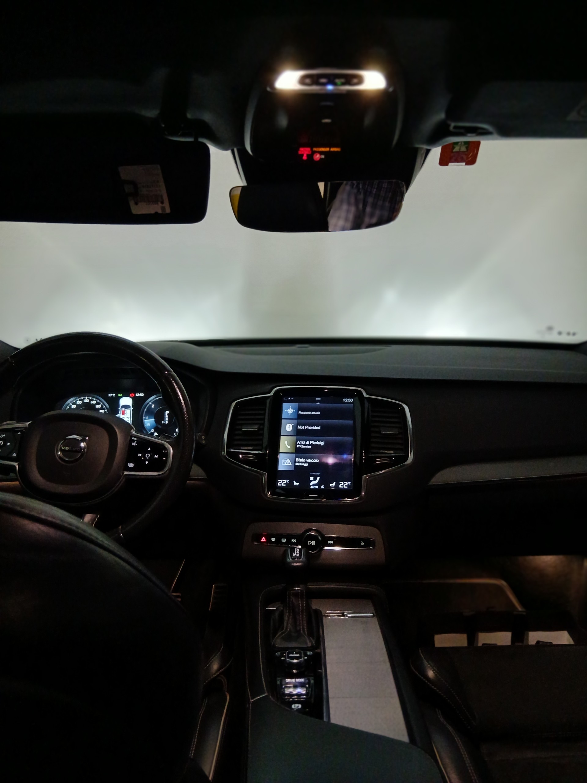 VOLVO XC90 D5 AWD R-Design Geartronic-image-10
