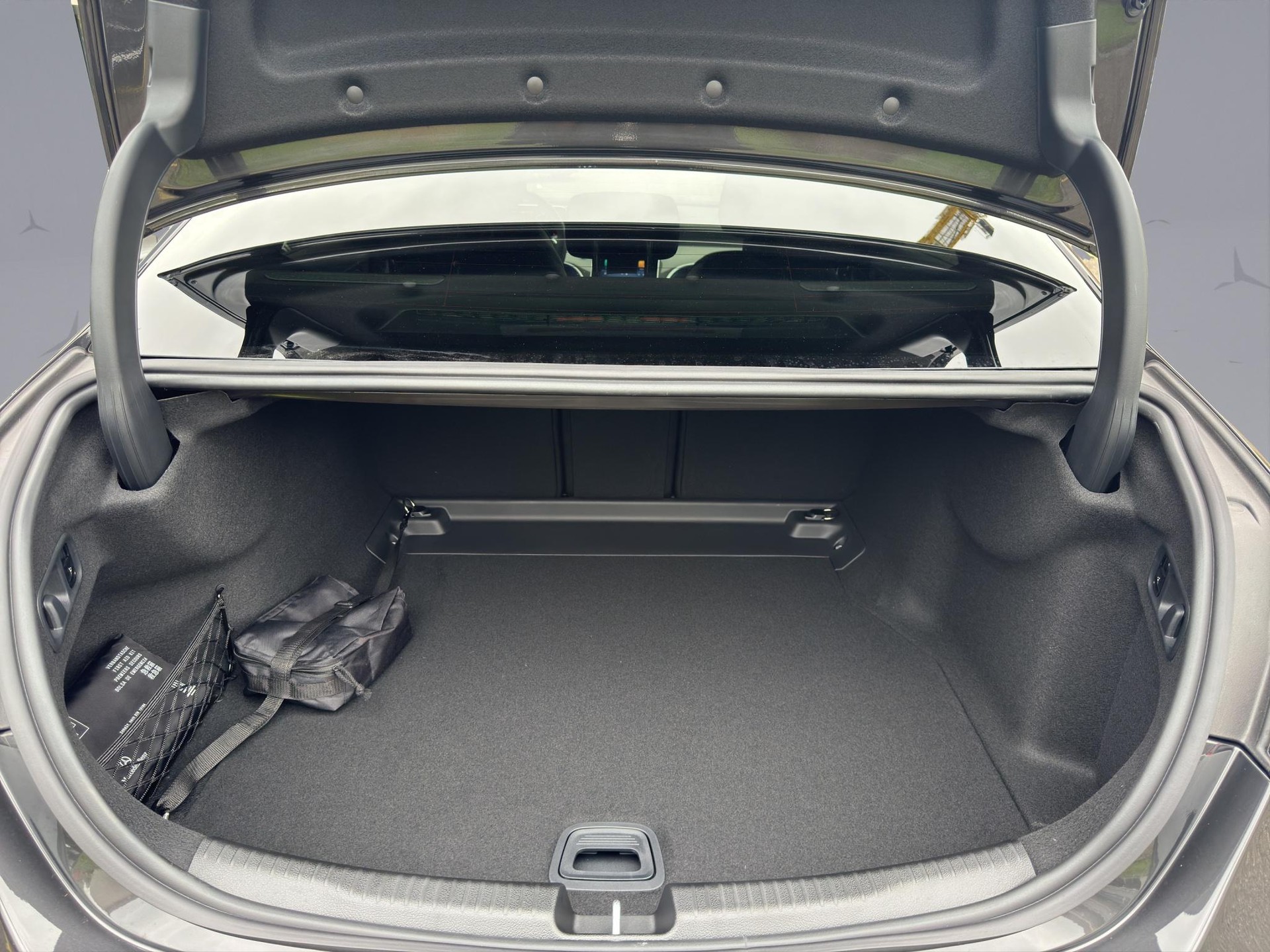 MERCEDES-BENZ C 300 AMG Line 4matic-image-17