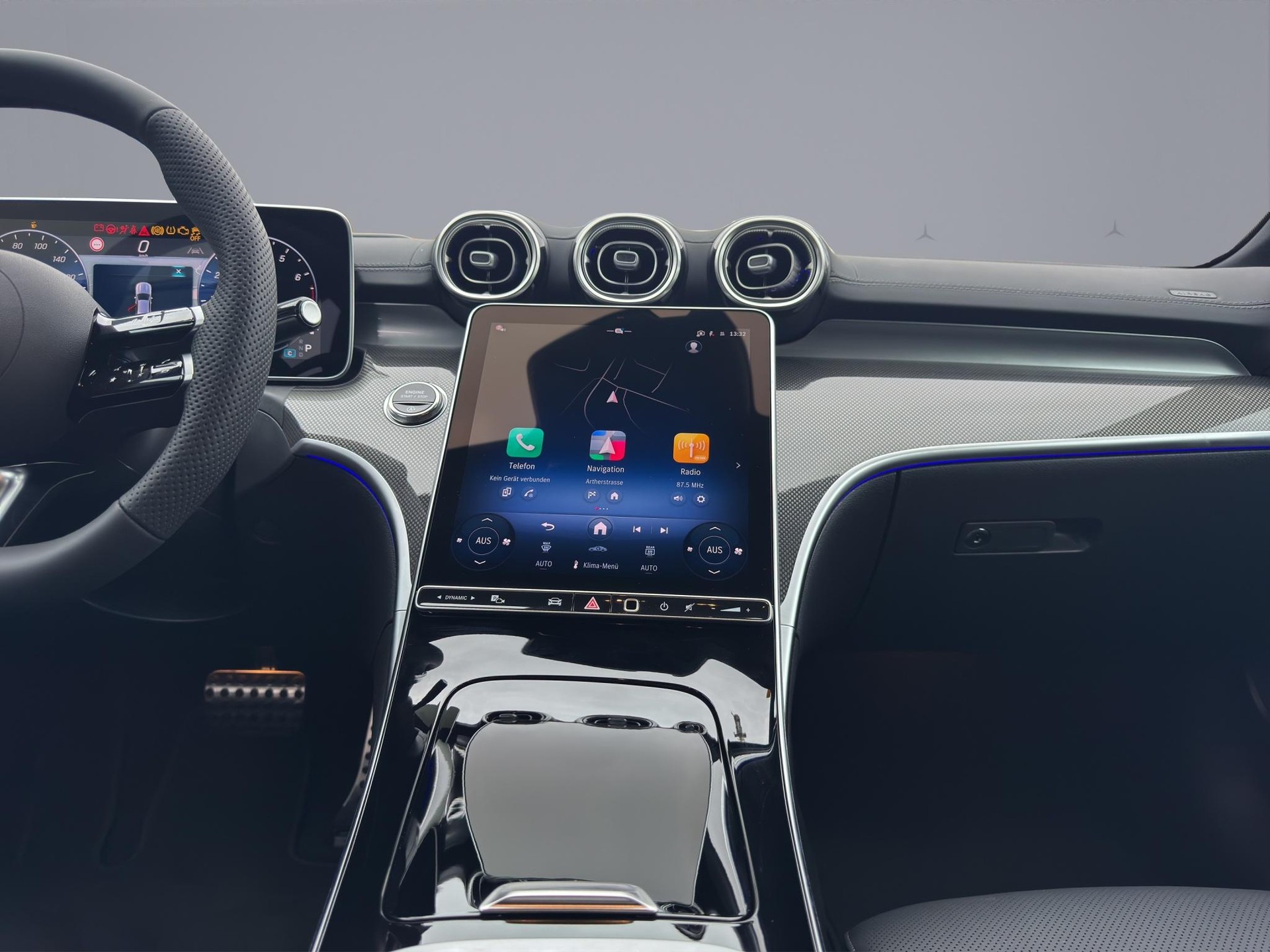 MERCEDES-BENZ C 300 AMG Line 4matic-image-13
