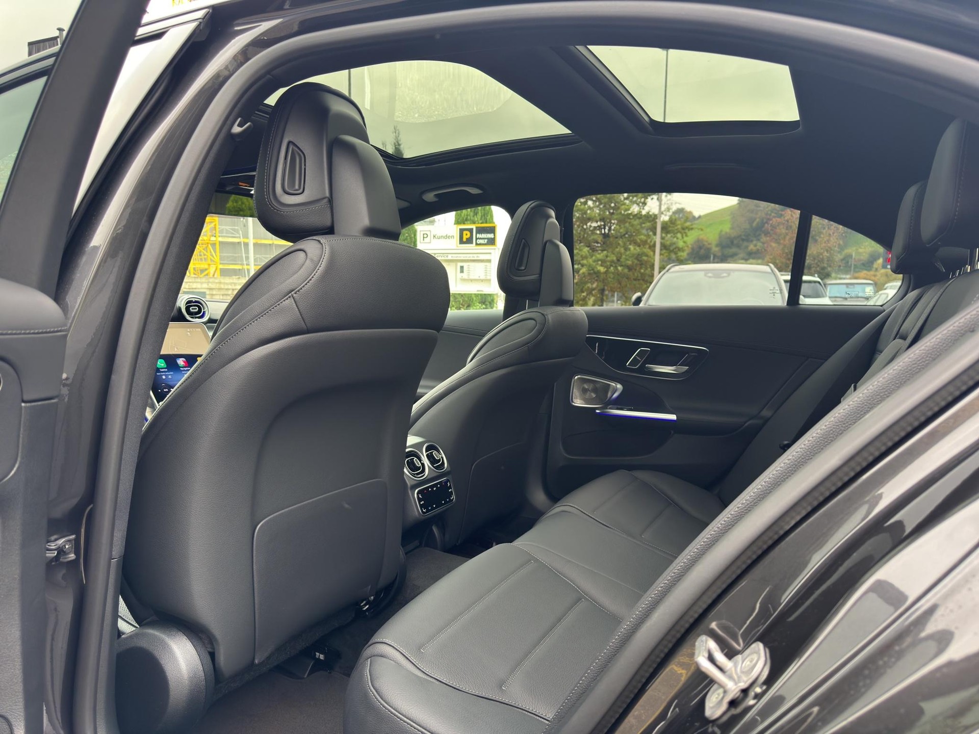MERCEDES-BENZ C 300 AMG Line 4matic-image-23