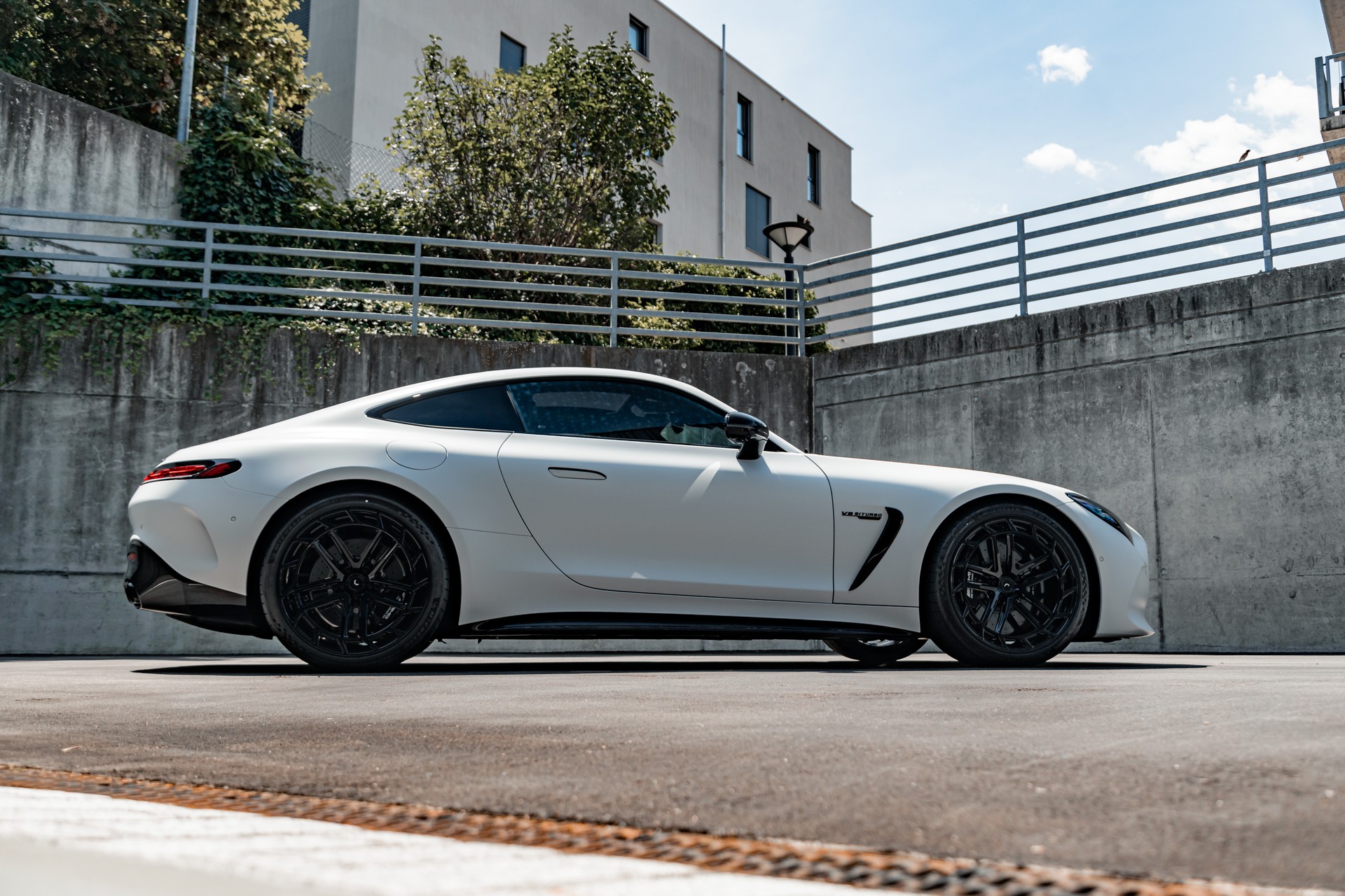 MERCEDES-BENZ AMG GT 63 4Matic+ Executive Edition-image-0