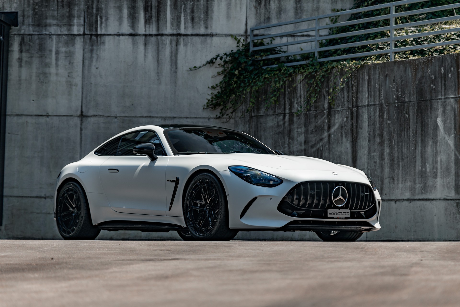 MERCEDES-BENZ AMG GT 63 4Matic+ Executive Edition-image-2