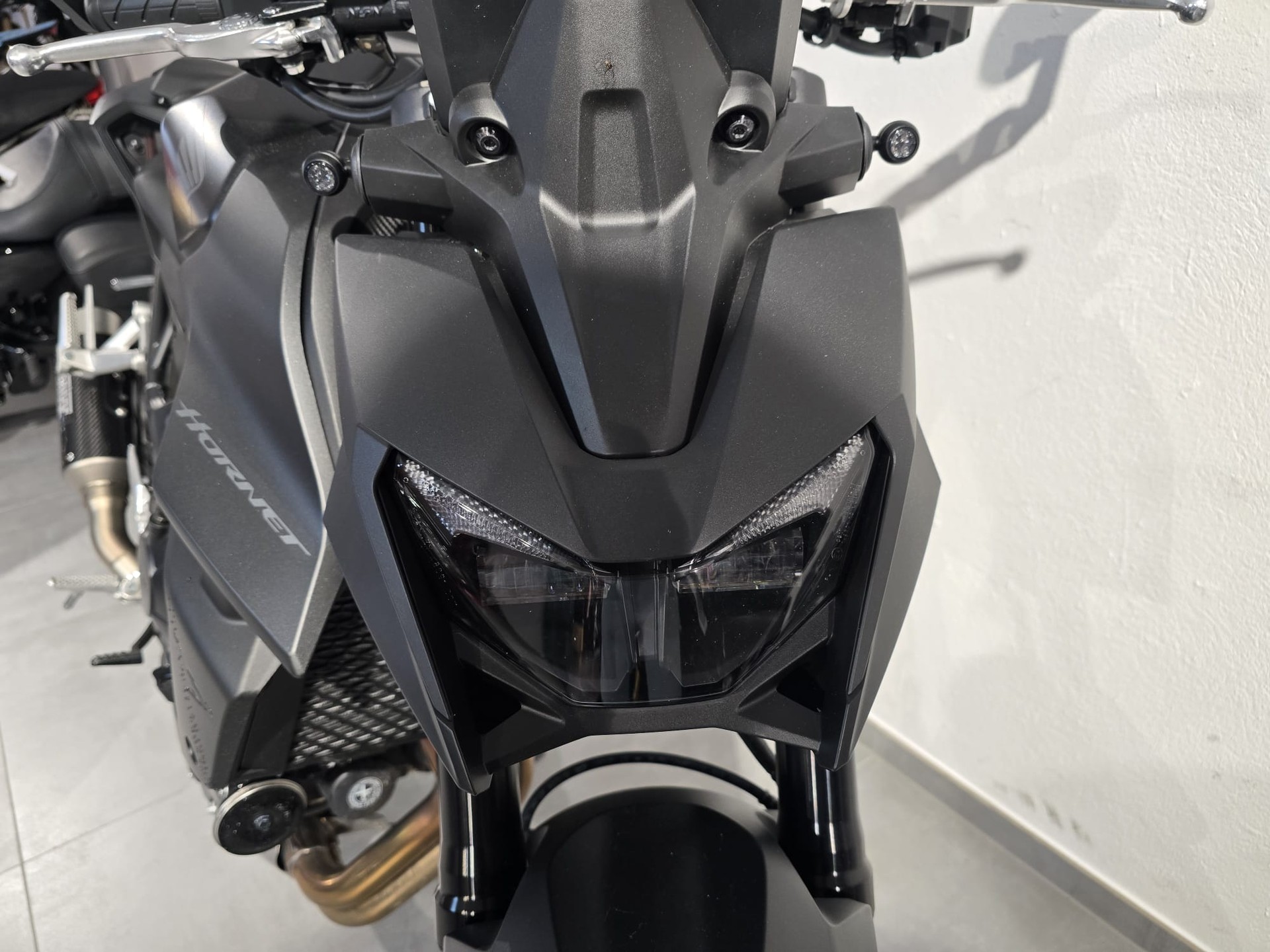 HONDA CB 750 Hornet-showroom-element-1