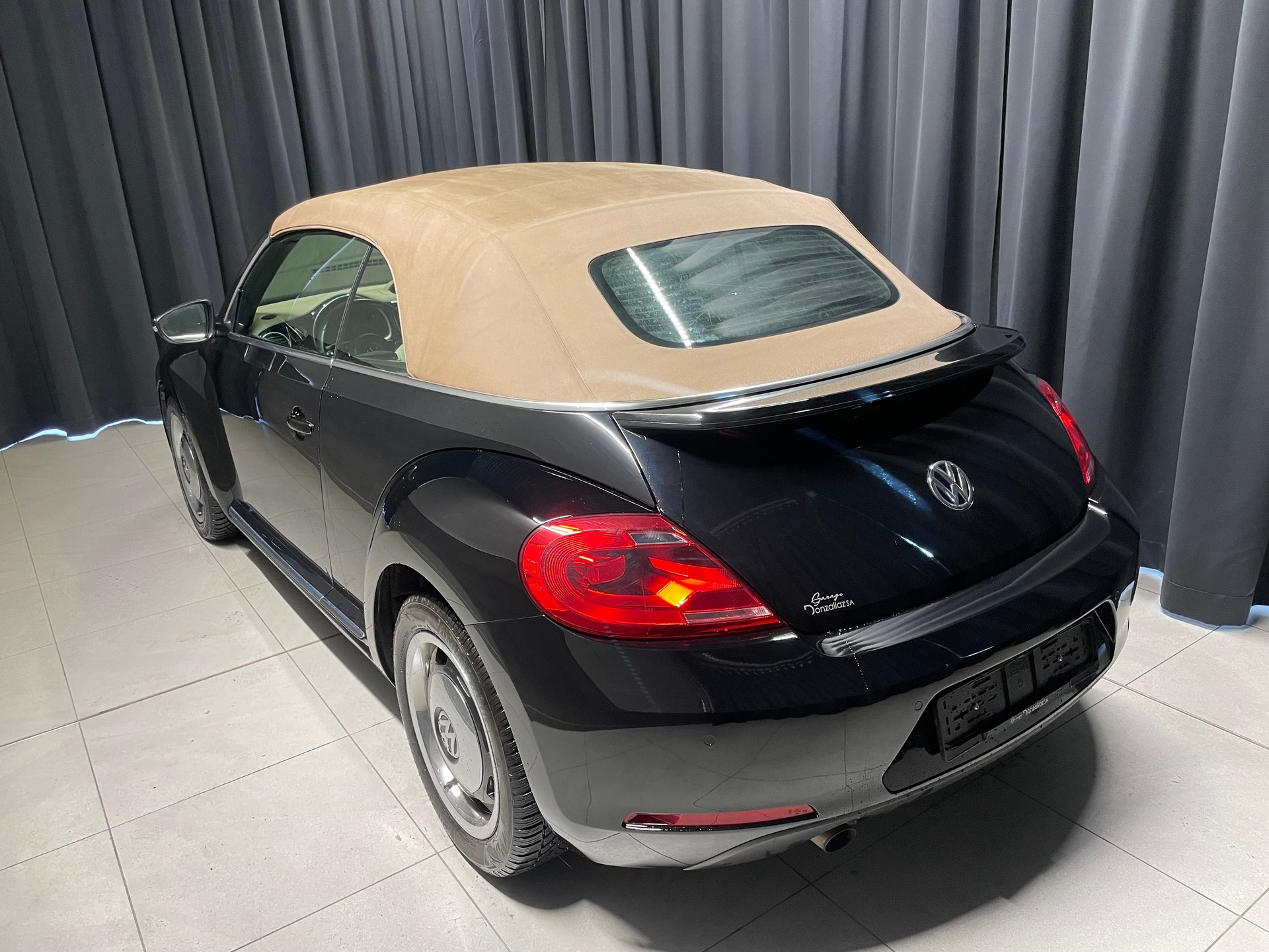 VW Beetle Cabrio 1.2 TSI (12)-image-3