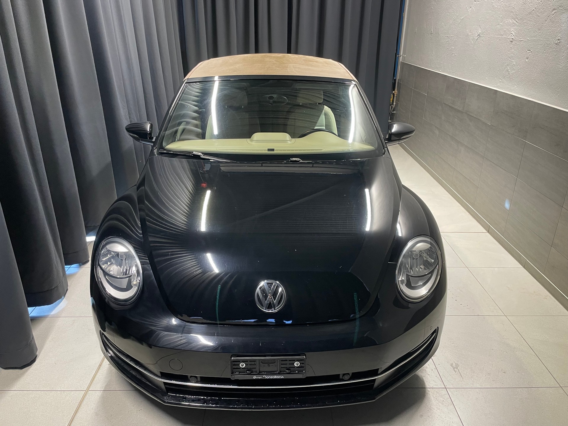 VW Beetle Cabrio 1.2 TSI (12)-image-1