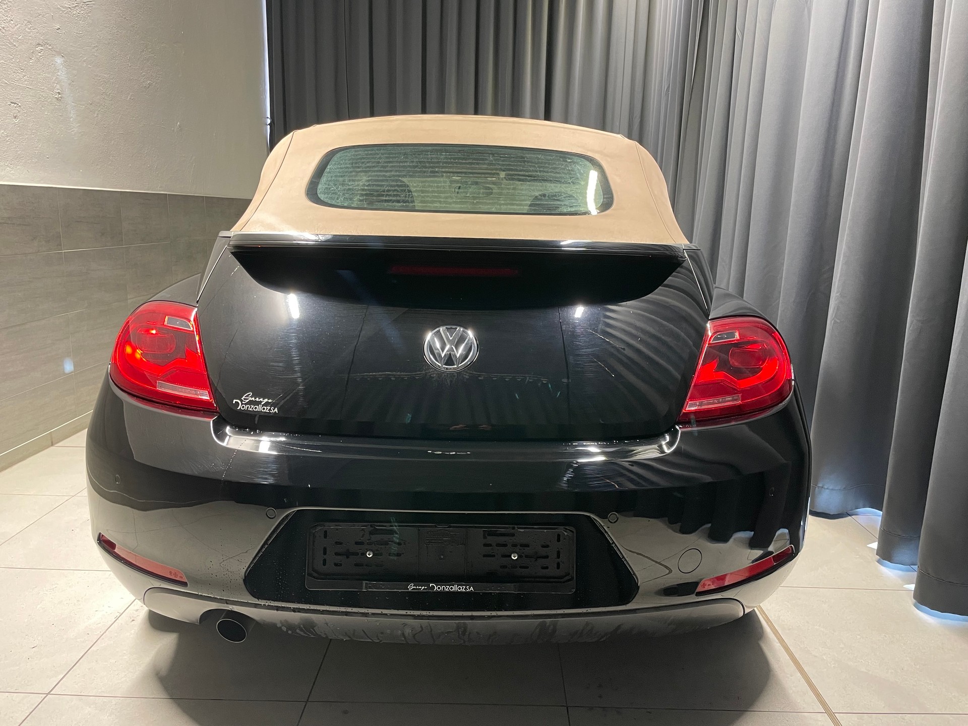VW Beetle Cabrio 1.2 TSI (12)-image-4