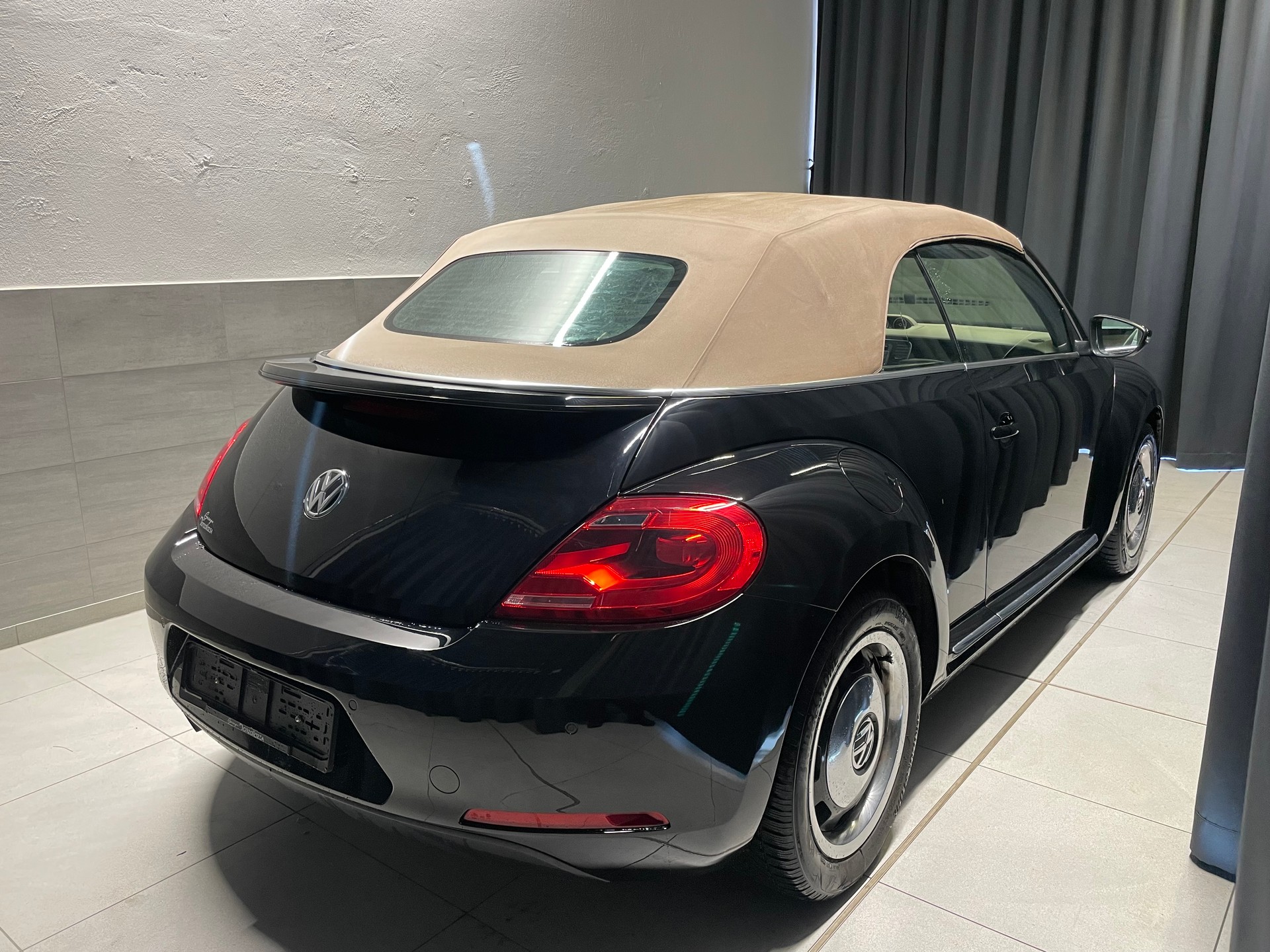 VW Beetle Cabrio 1.2 TSI (12)-image-5