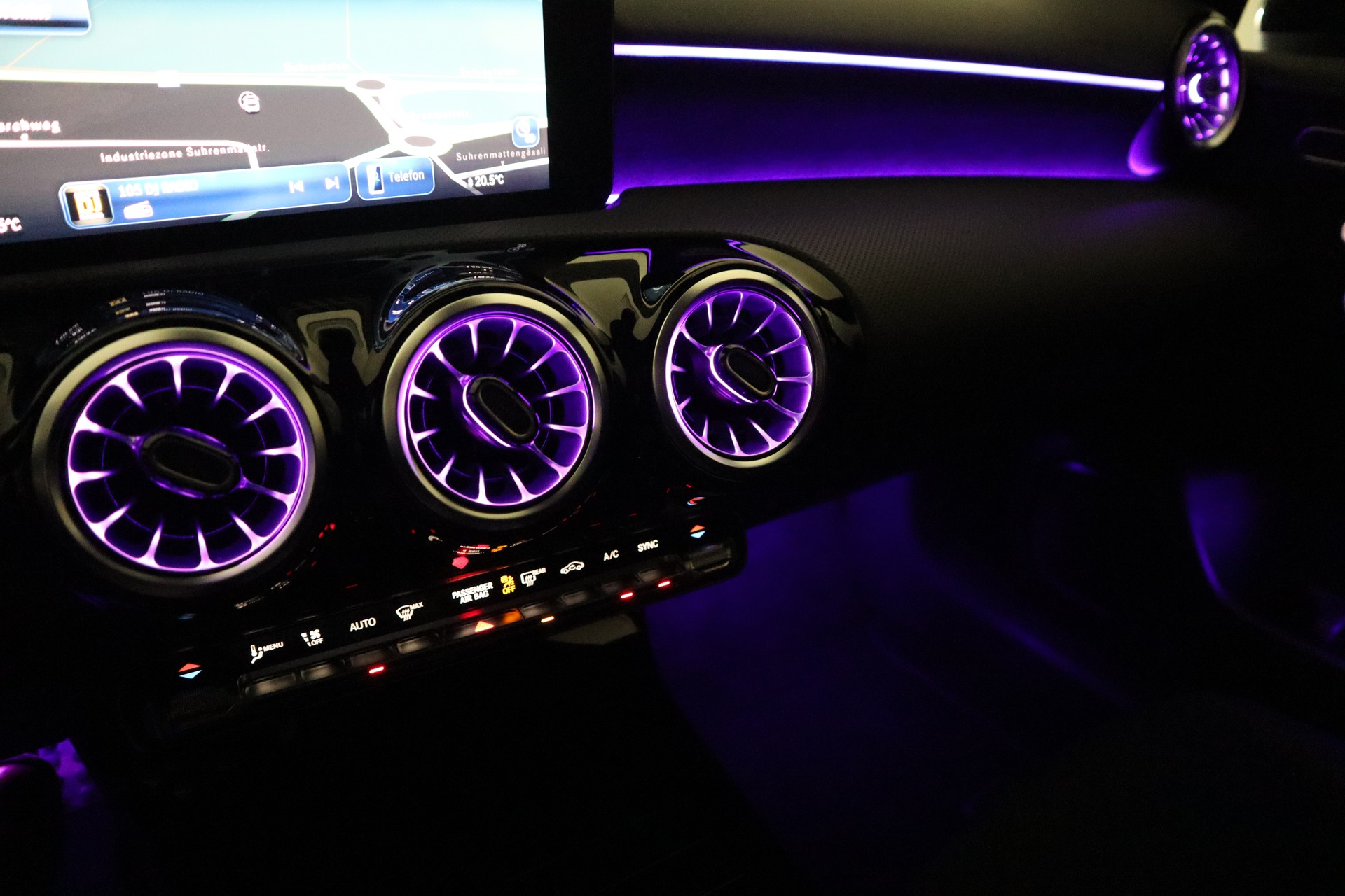 MERCEDES-BENZ A 180 AMG Line Night Star 7G-DCT-image-22