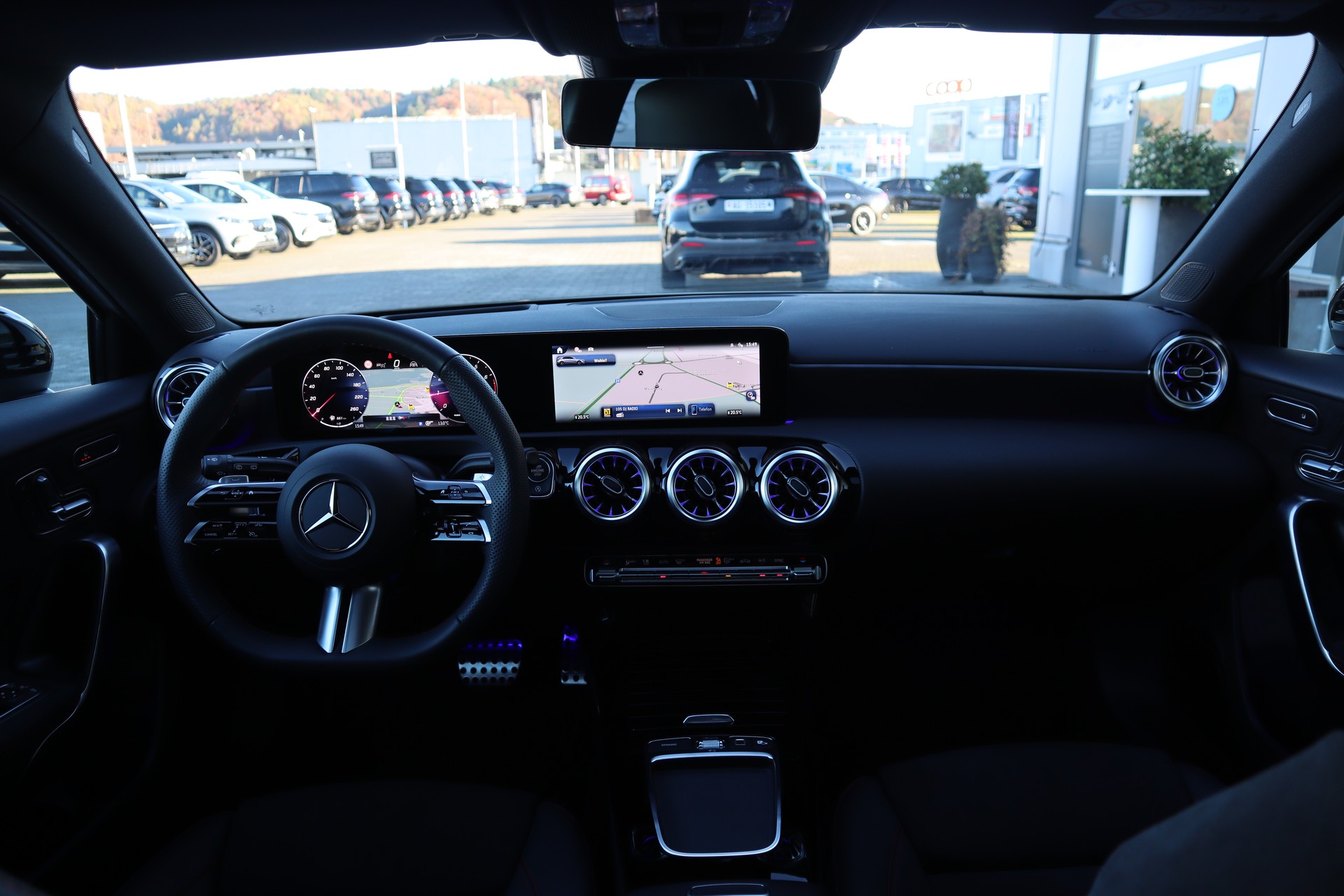 MERCEDES-BENZ A 180 AMG Line Night Star 7G-DCT-image-3