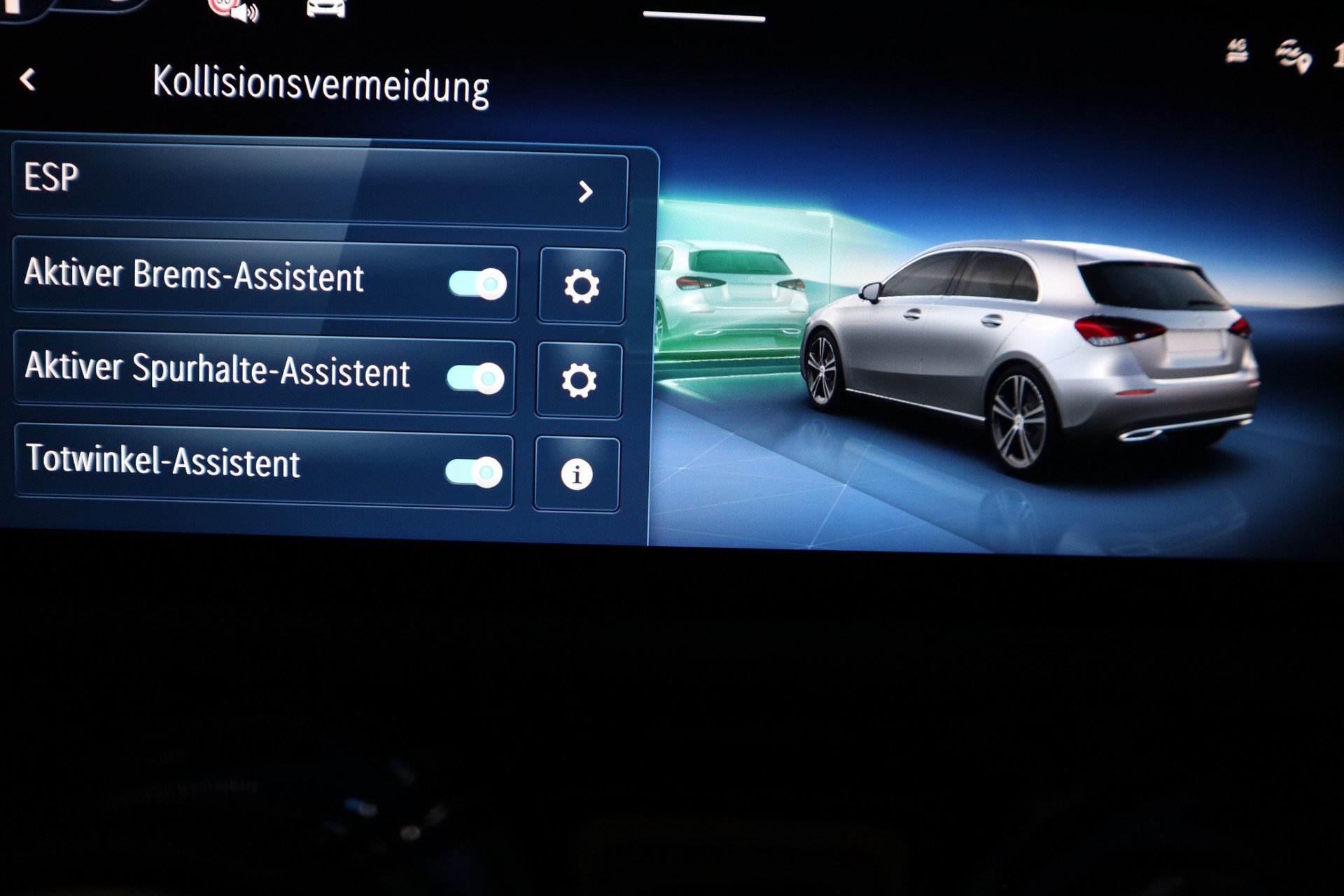 MERCEDES-BENZ A 180 AMG Line Night Star 7G-DCT-image-12