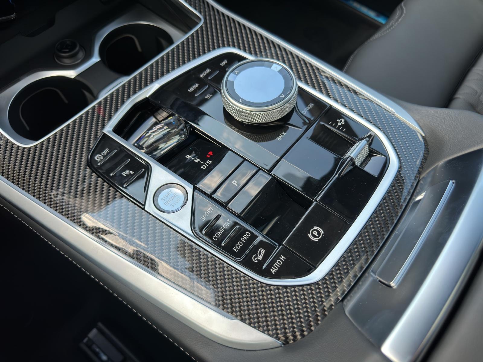 BMW X5 M60i xDrive-image-9