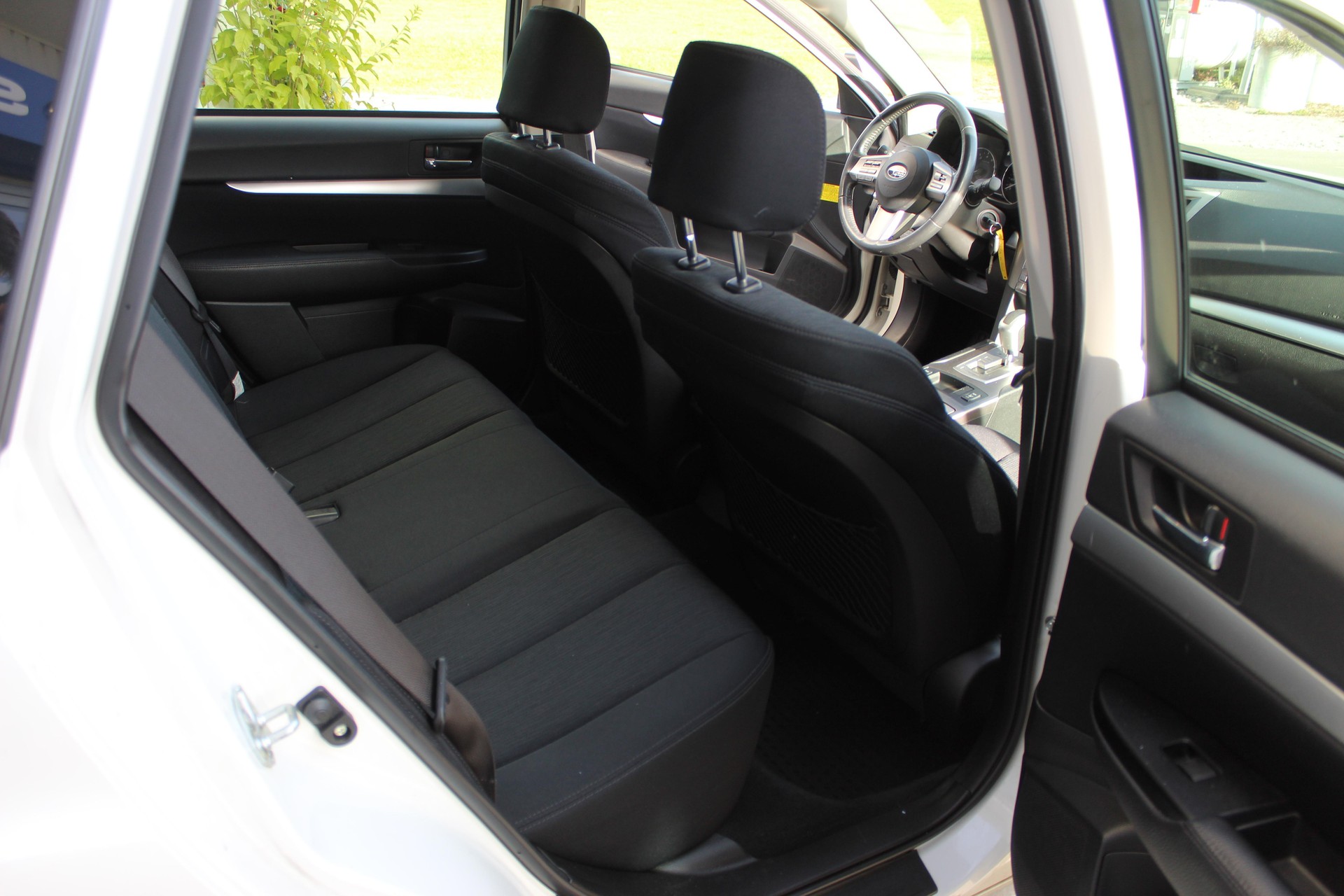 SUBARU Legacy Station 2.0i Swiss-image-8