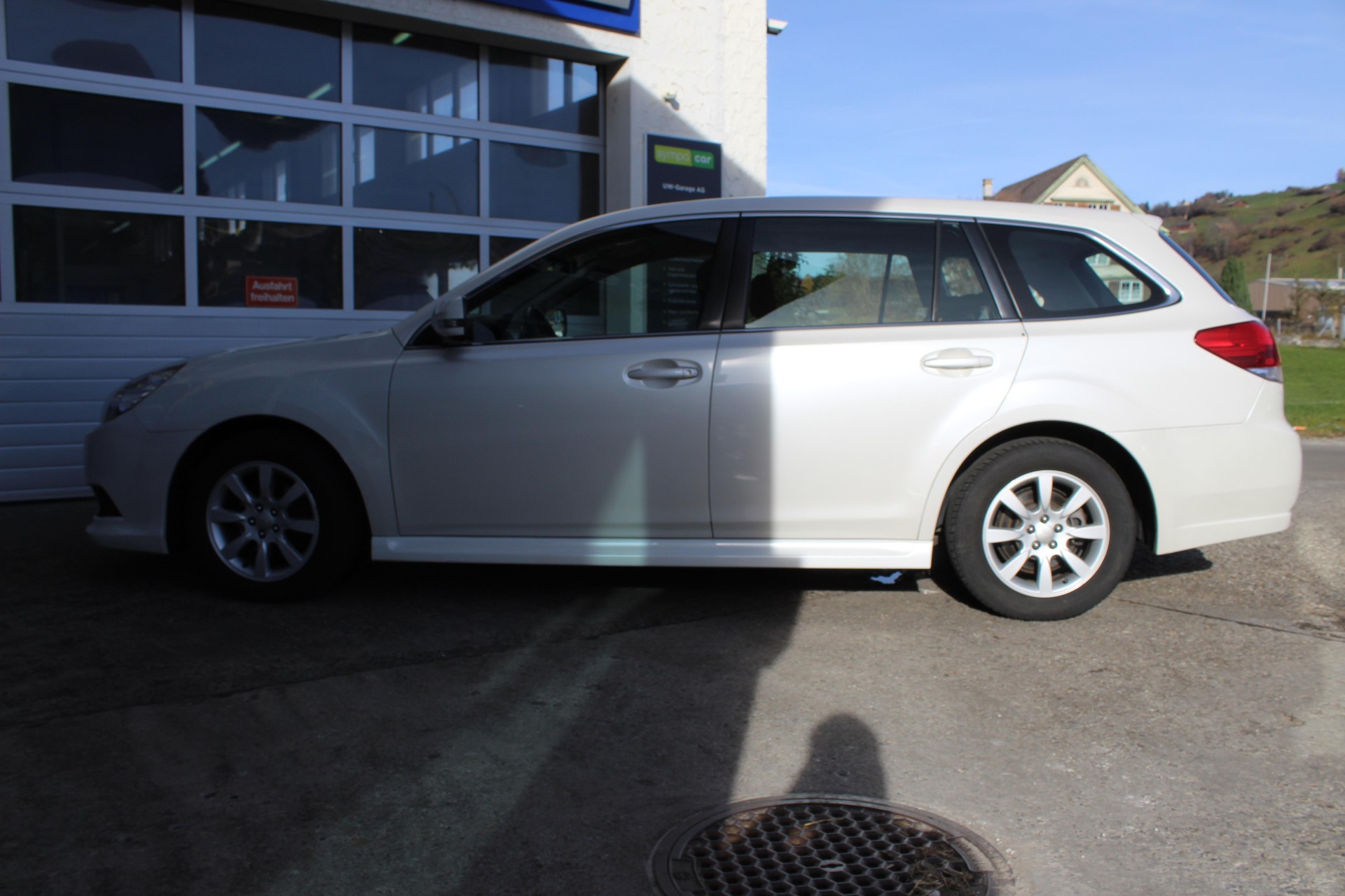 SUBARU Legacy Station 2.0i Swiss-image-3