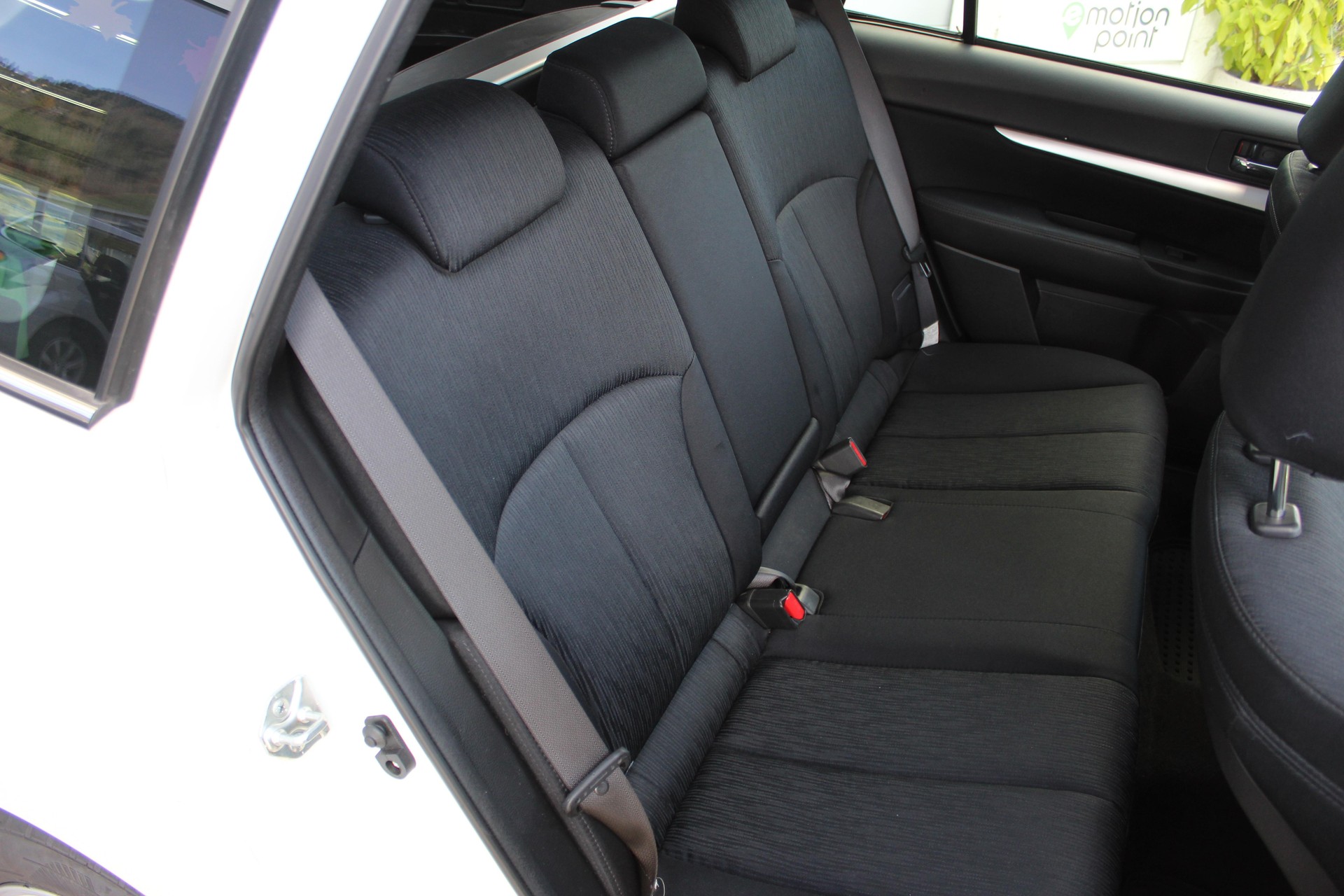SUBARU Legacy Station 2.0i Swiss-image-6