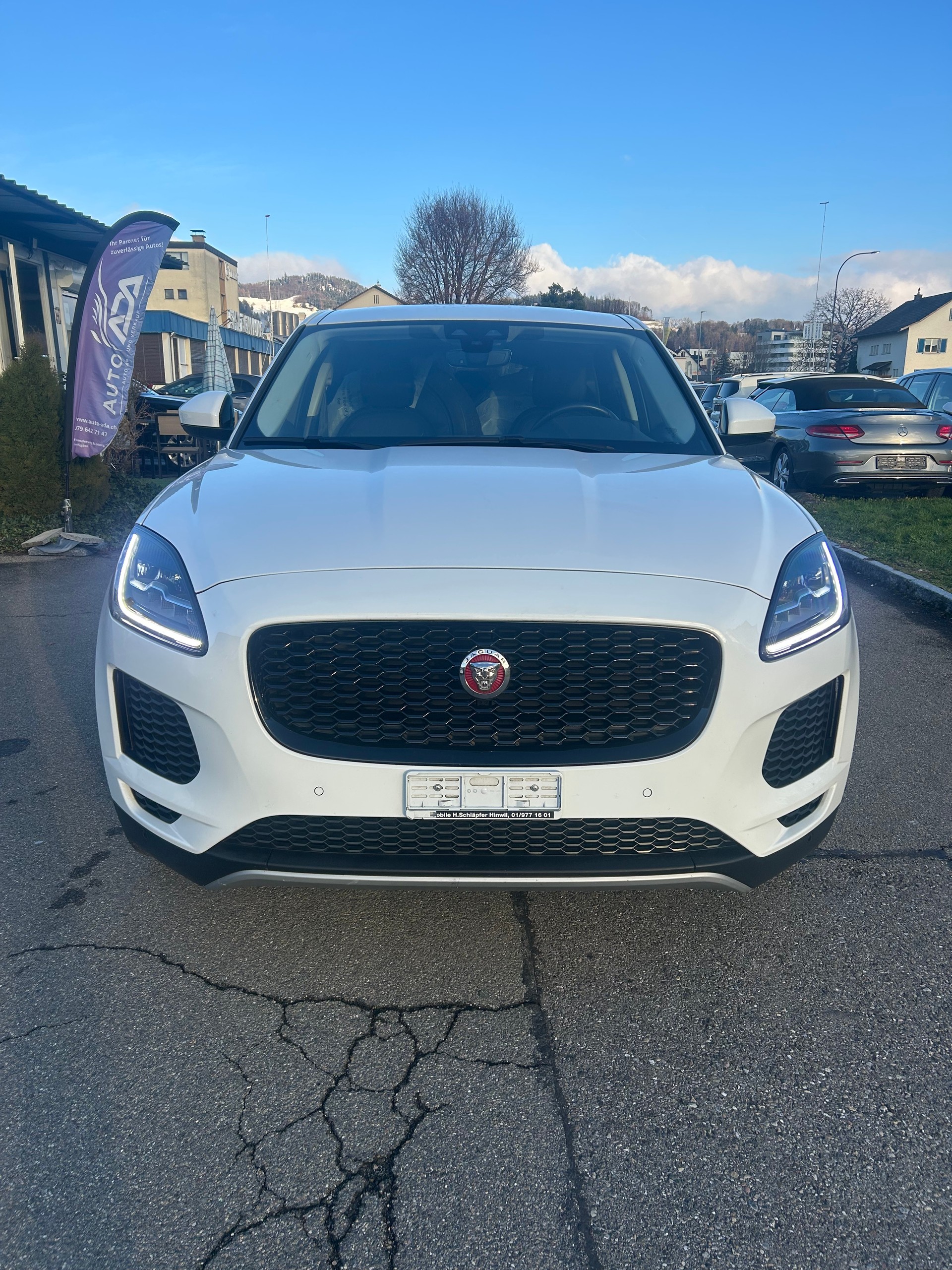 JAGUAR E-Pace P200 R-Dynamic Chequered Flag AWD Automatik-image-0