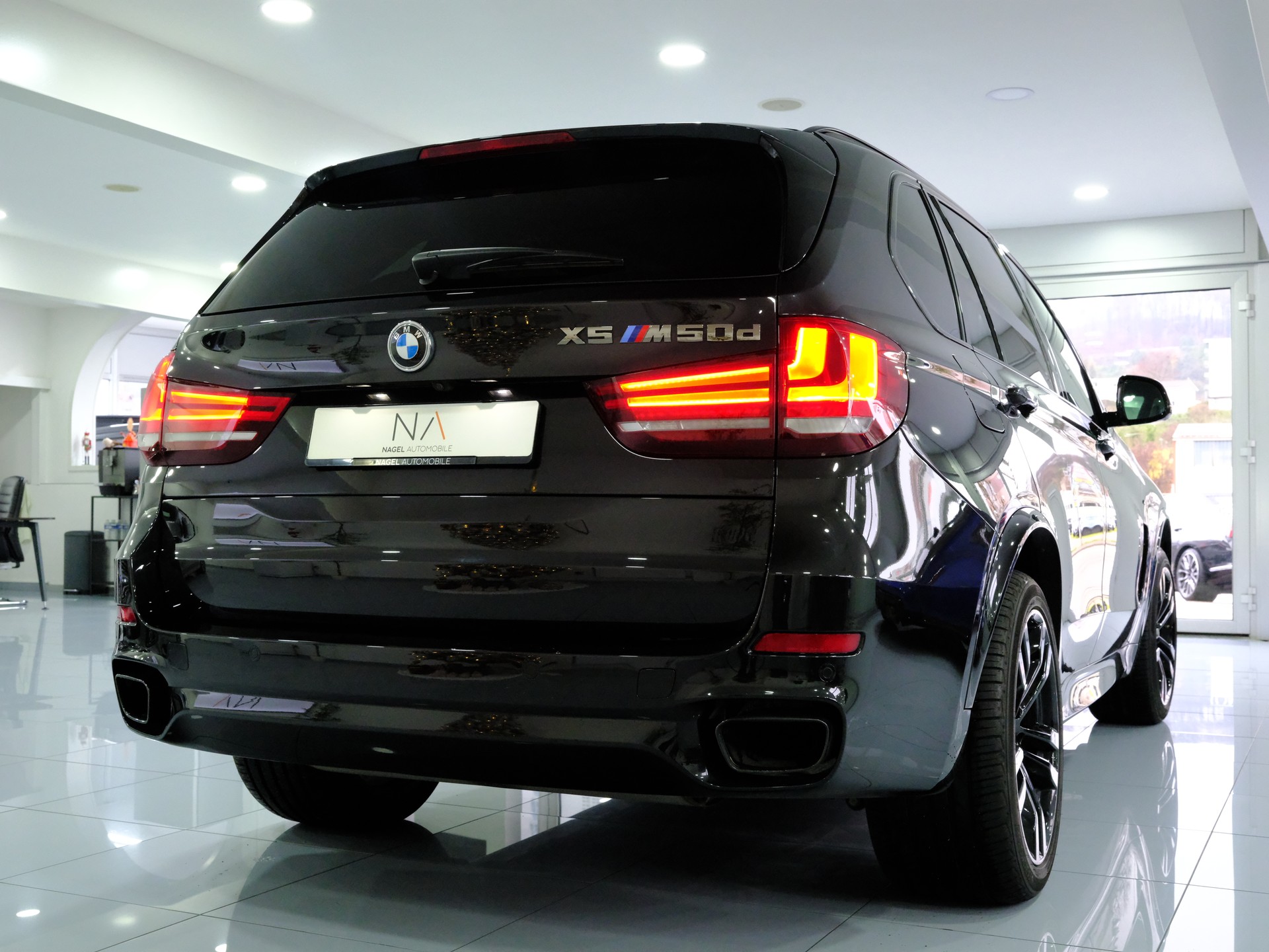 BMW X5 xDrive M50d Steptronic *Driving Assistant Plus* *Harman/Kardon* *Surround View*-image-6