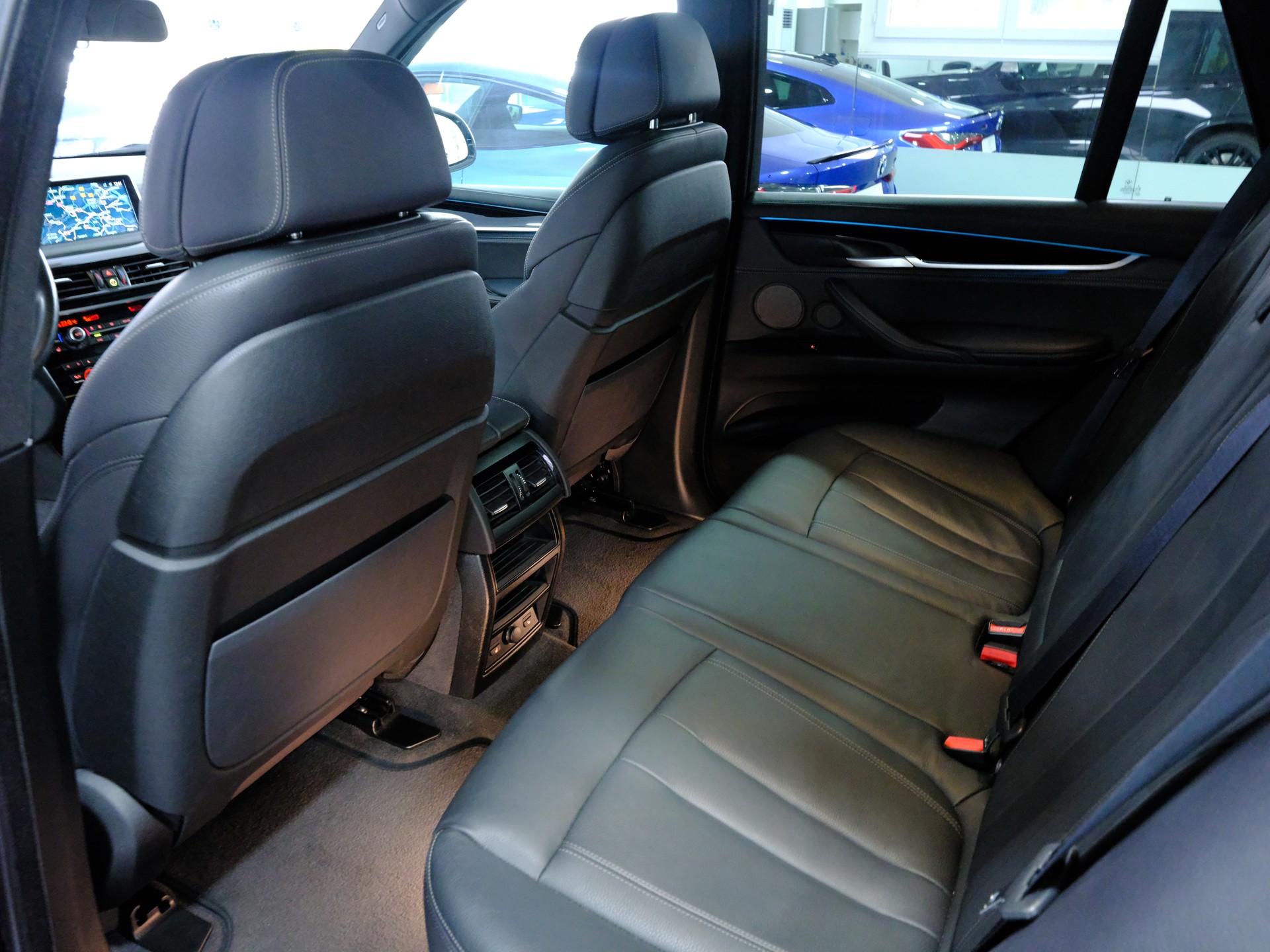 BMW X5 xDrive M50d Steptronic *Driving Assistant Plus* *Harman/Kardon* *Surround View*-image-22