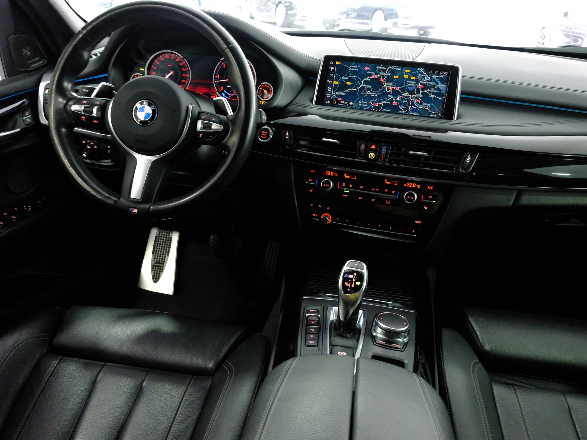 BMW X5 xDrive M50d Steptronic *Driving Assistant Plus* *Harman/Kardon* *Surround View*-image-24