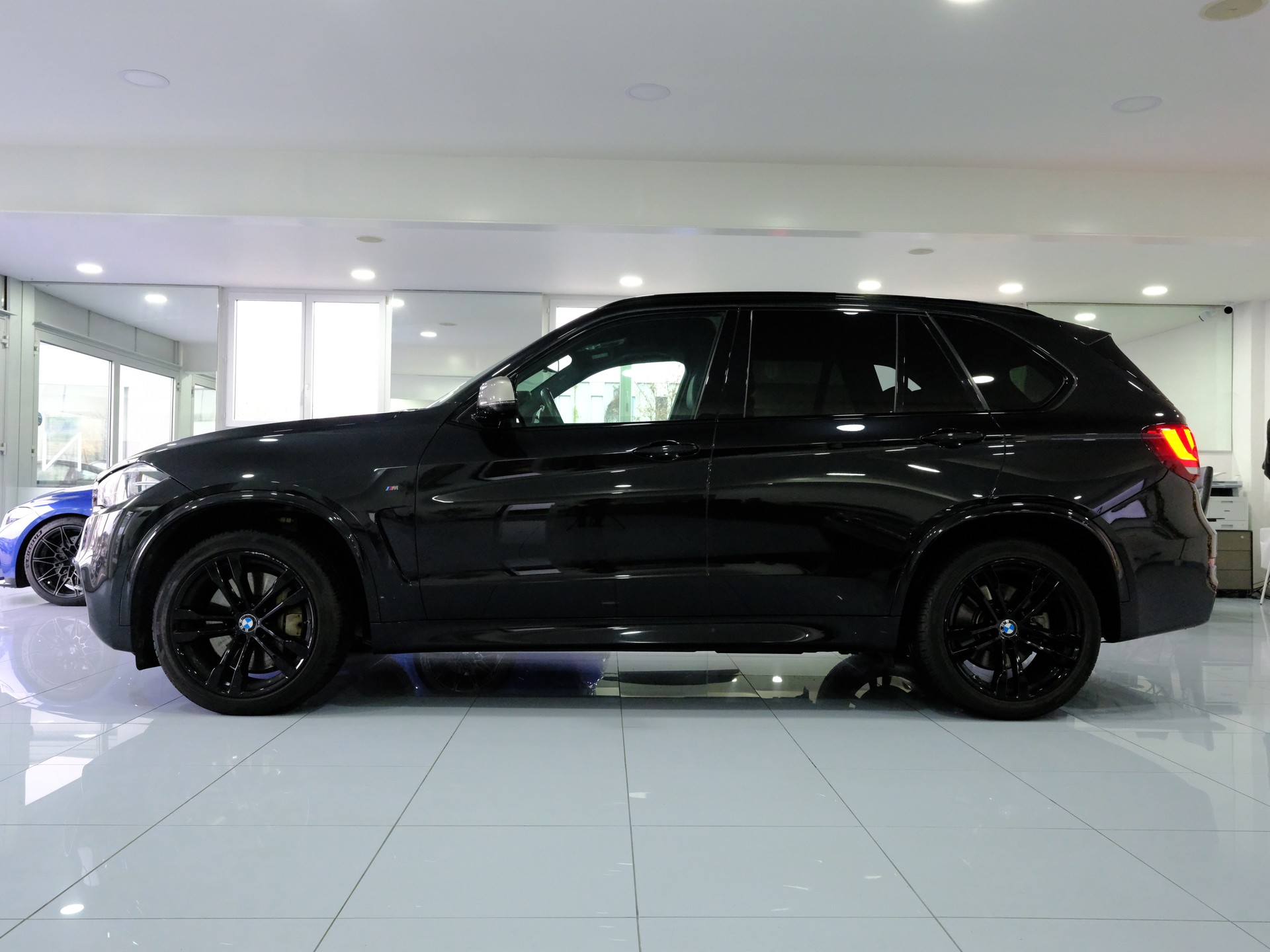 BMW X5 xDrive M50d Steptronic *Driving Assistant Plus* *Harman/Kardon* *Surround View*-image-4