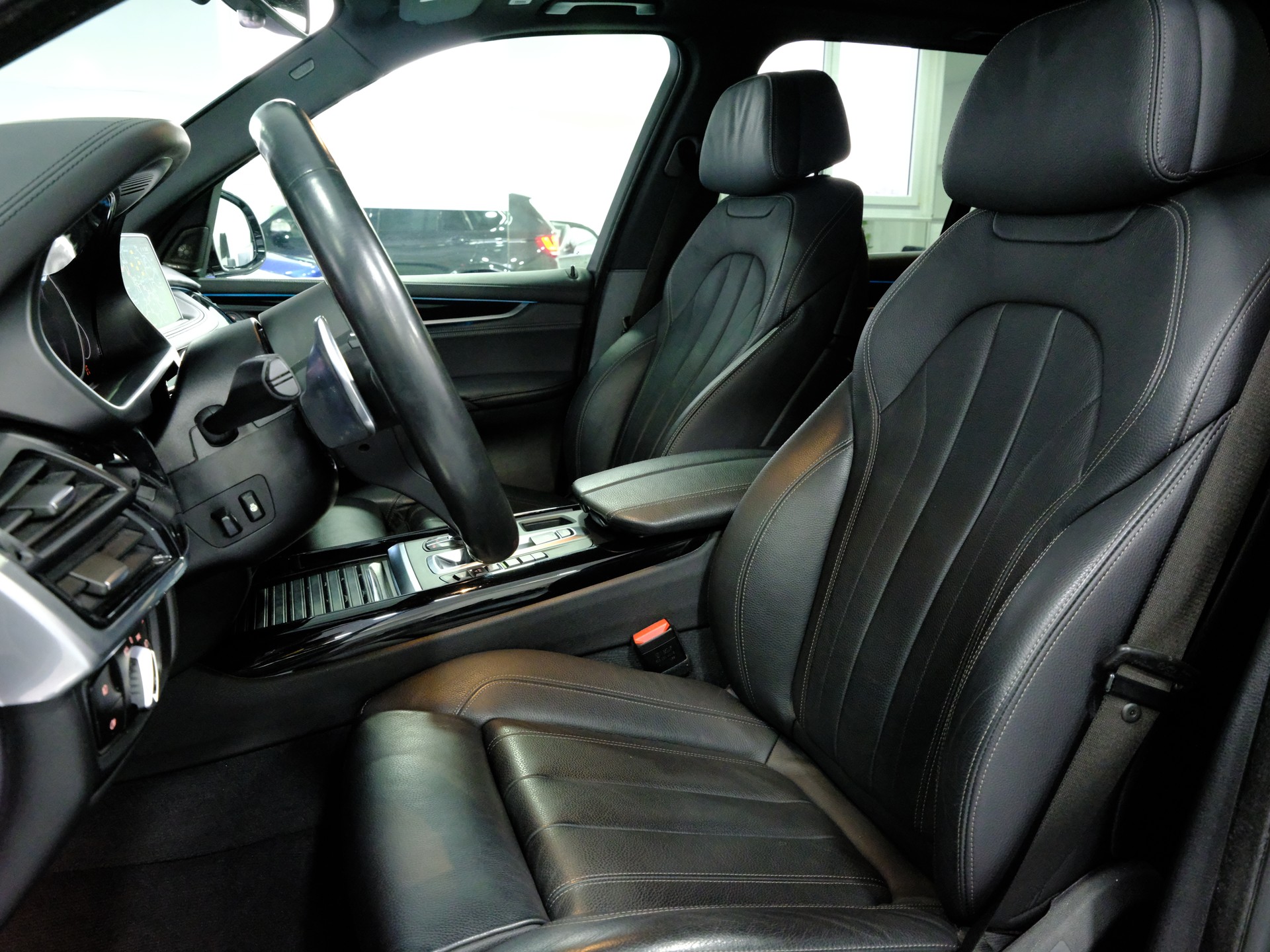 BMW X5 xDrive M50d Steptronic *Driving Assistant Plus* *Harman/Kardon* *Surround View*-image-13