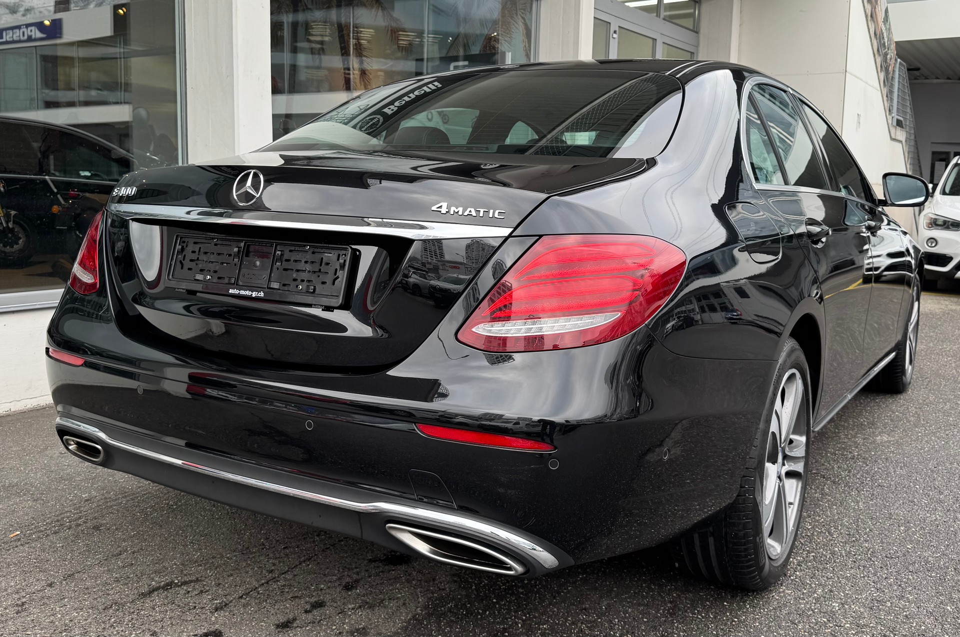 MERCEDES-BENZ E 400 Avantgarde 4Matic 9G-Tronic-image-4