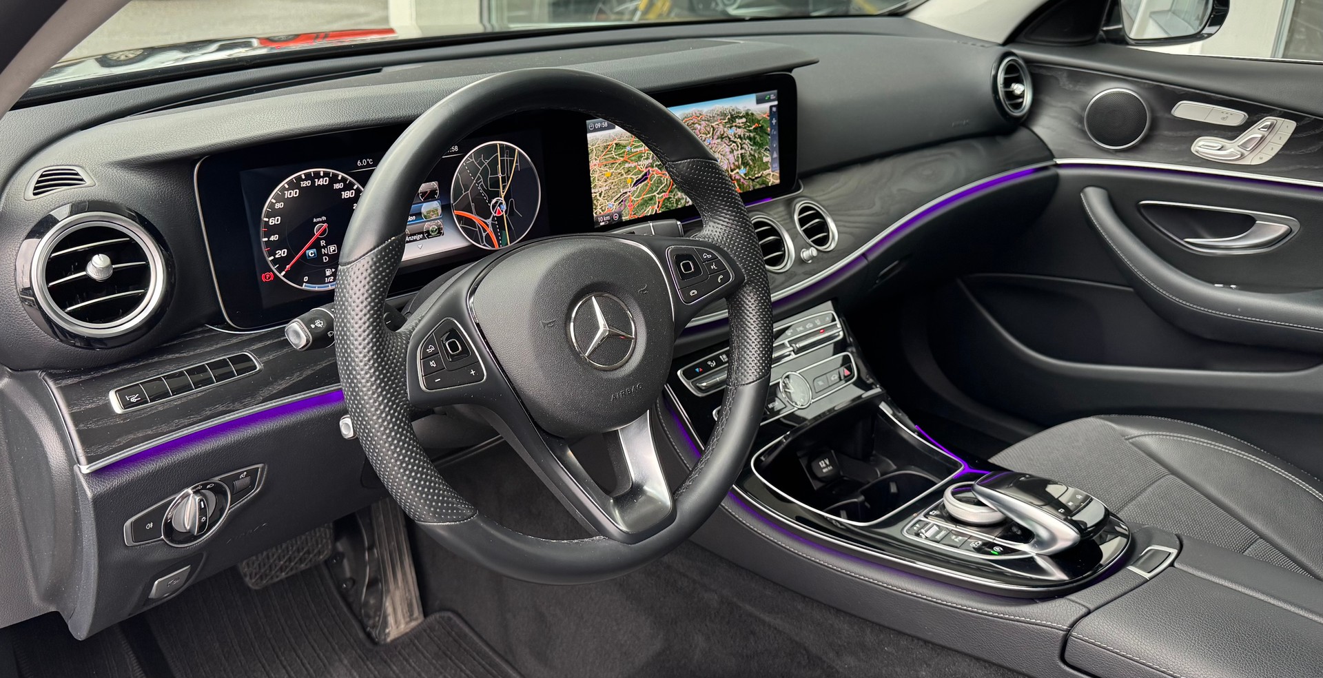 MERCEDES-BENZ E 400 Avantgarde 4Matic 9G-Tronic-image-6