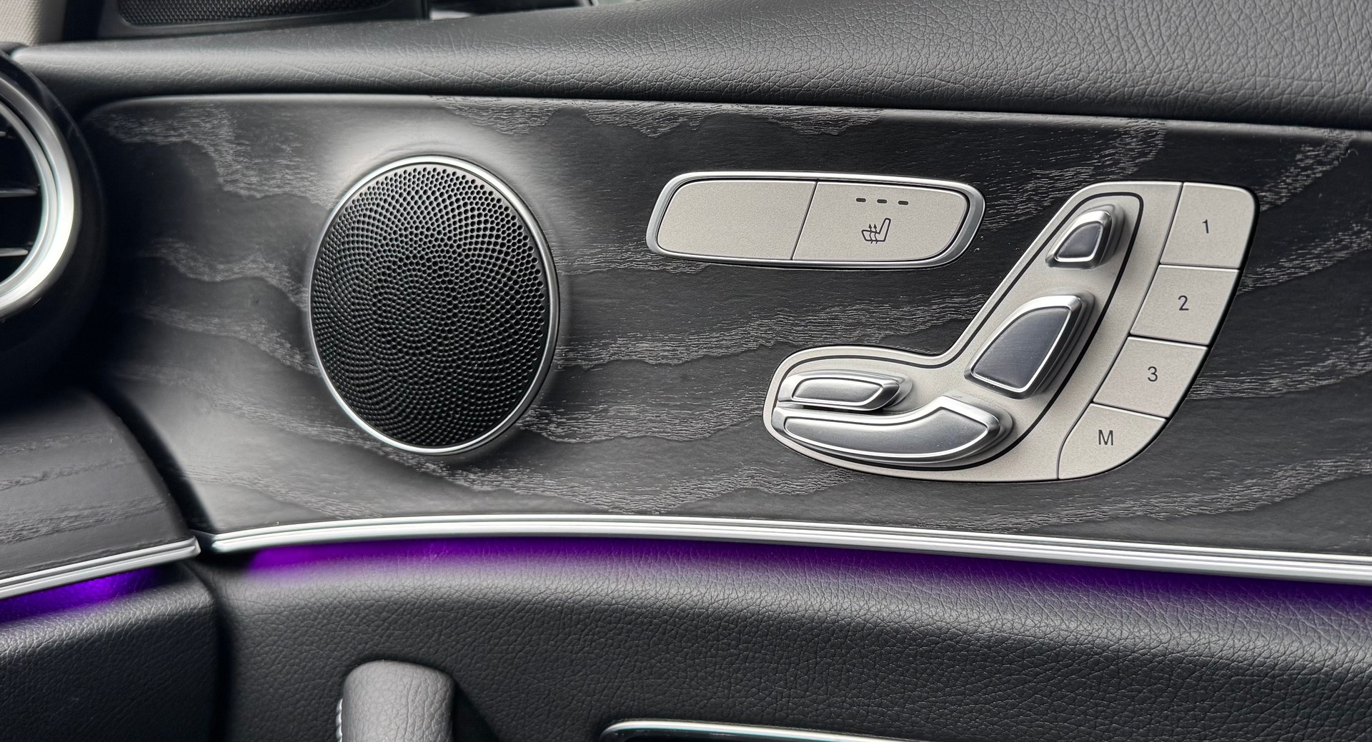 MERCEDES-BENZ E 400 Avantgarde 4Matic 9G-Tronic-image-12