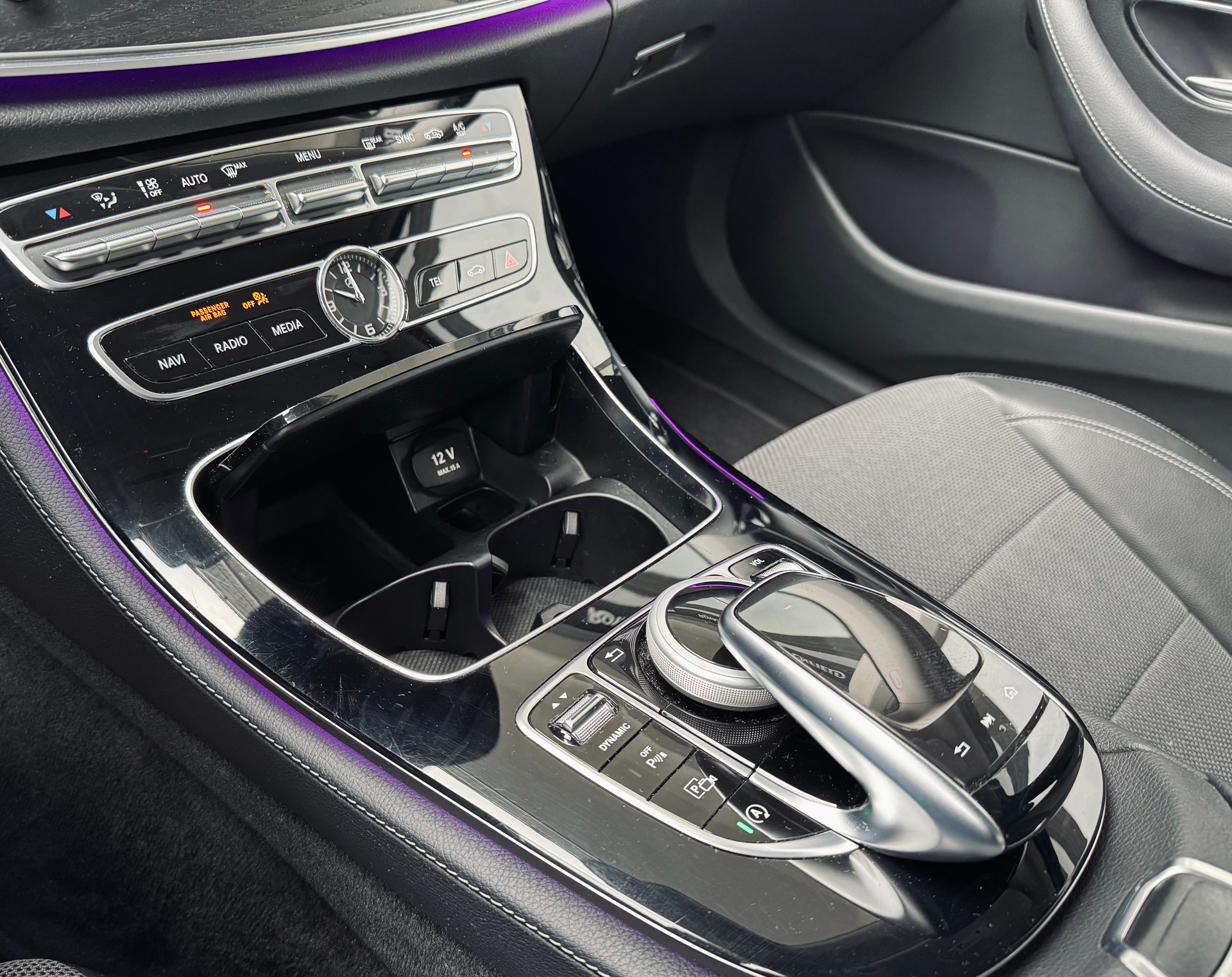MERCEDES-BENZ E 400 Avantgarde 4Matic 9G-Tronic-image-15
