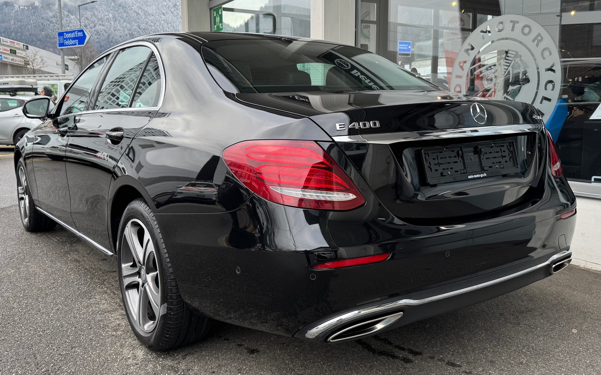 MERCEDES-BENZ E 400 Avantgarde 4Matic 9G-Tronic-image-3