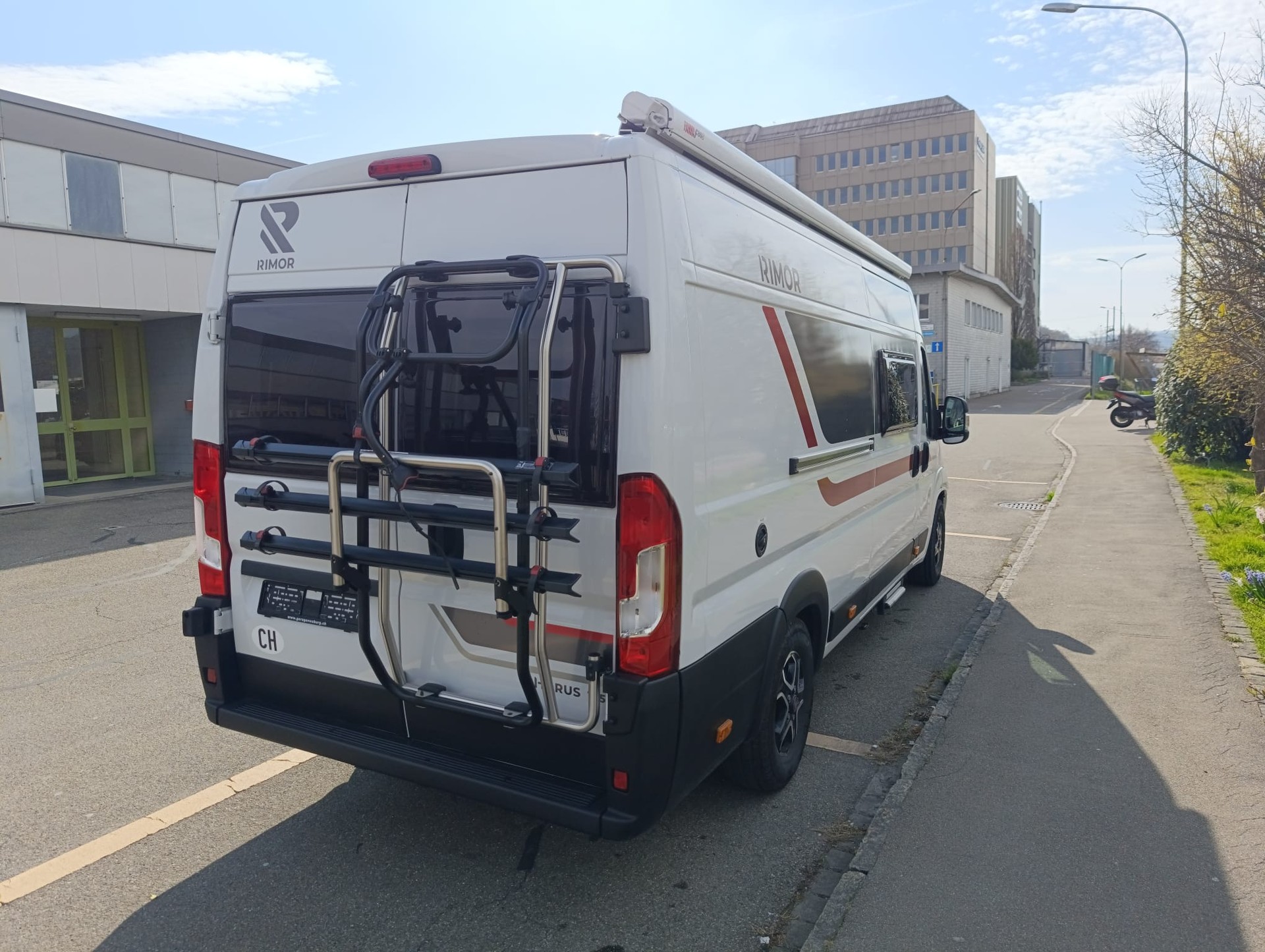 RIMOR Horus 195***Das "All-in-One"-Fahrzeug***Längsbett**Automat**4 Pers.**6.36m Länge**483Kg Nutzlast**-image-2