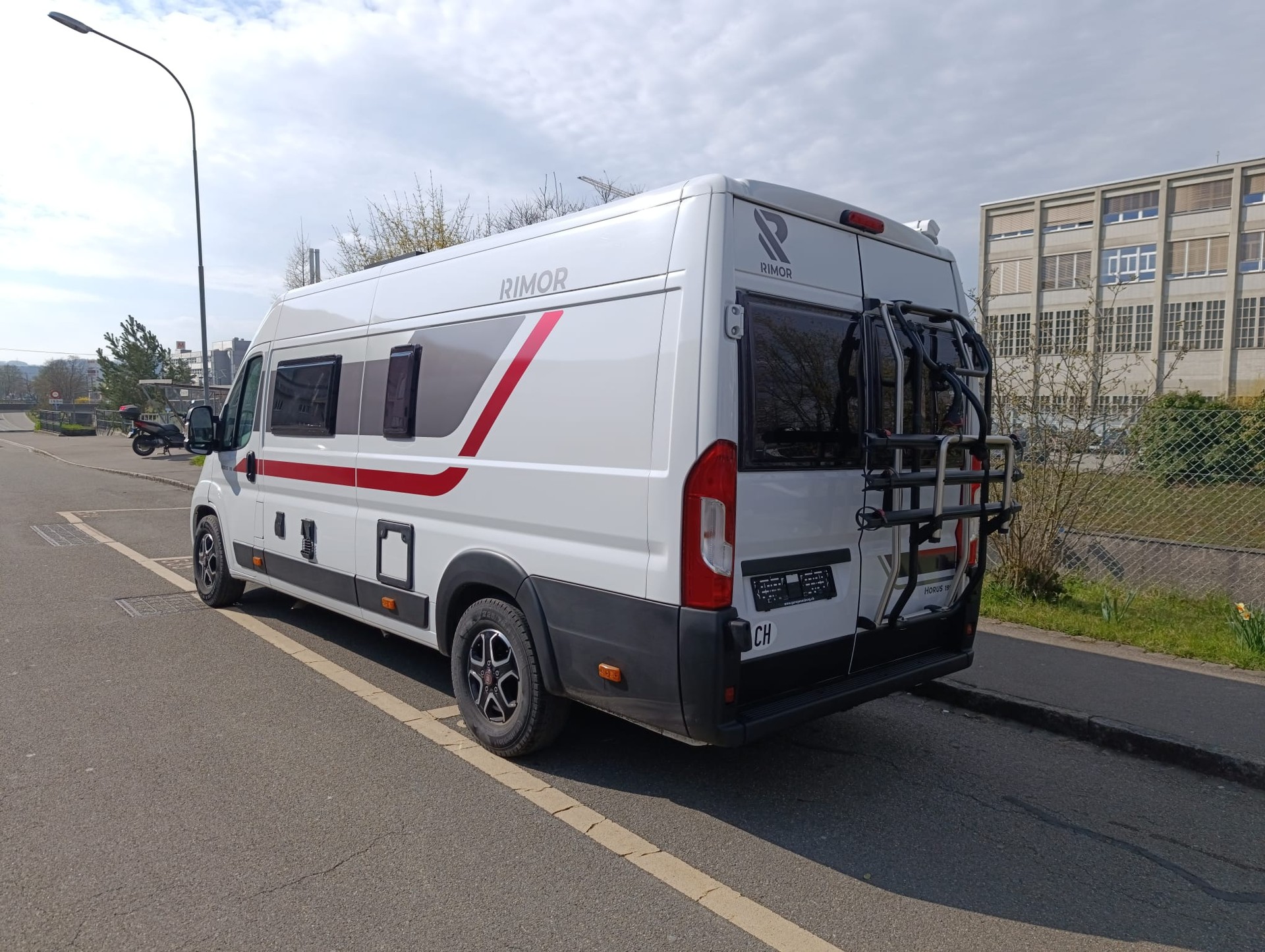 RIMOR Horus 195***Das "All-in-One"-Fahrzeug***Längsbett**Automat**4 Pers.**6.36m Länge**483Kg Nutzlast**-image-8