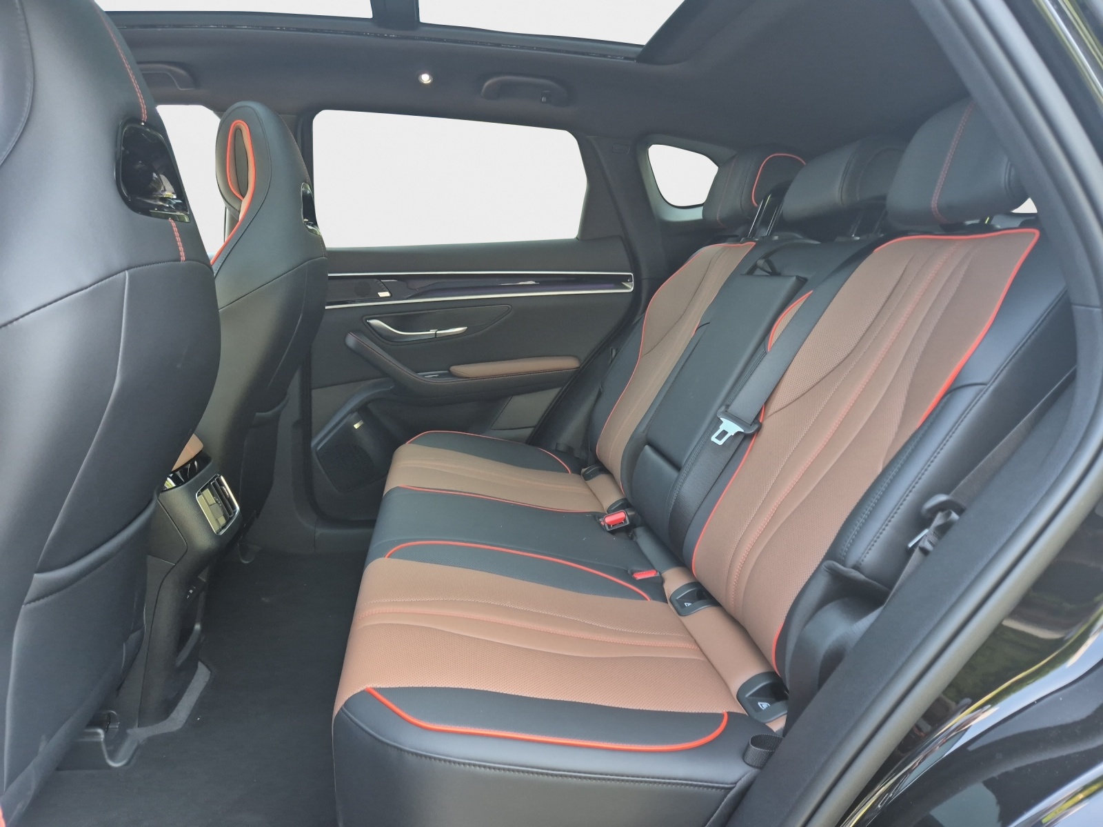 BYD Seal U DM-i Design AWD-image-27