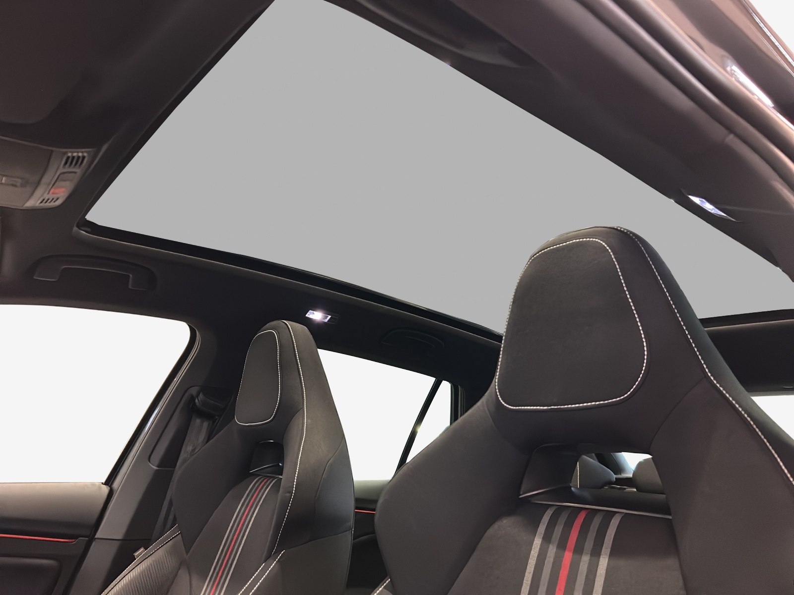 SKODA Kamiq 1.0 TSI Monte Carlo DSG-image-13