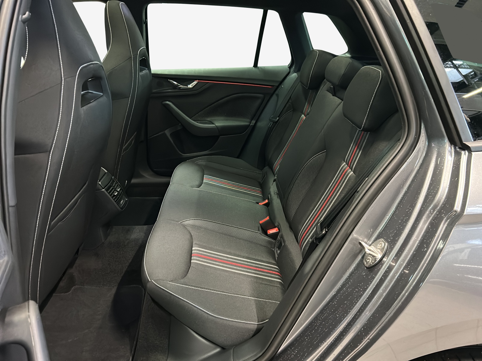 SKODA Kamiq 1.0 TSI Monte Carlo DSG-image-11